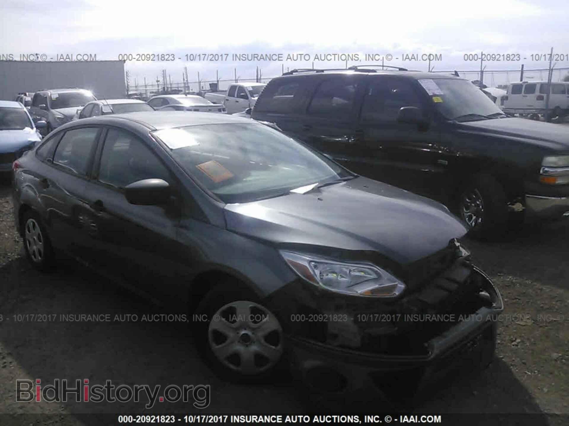 Photo 1FAHP3E21CL477748 - Ford Focus 2012