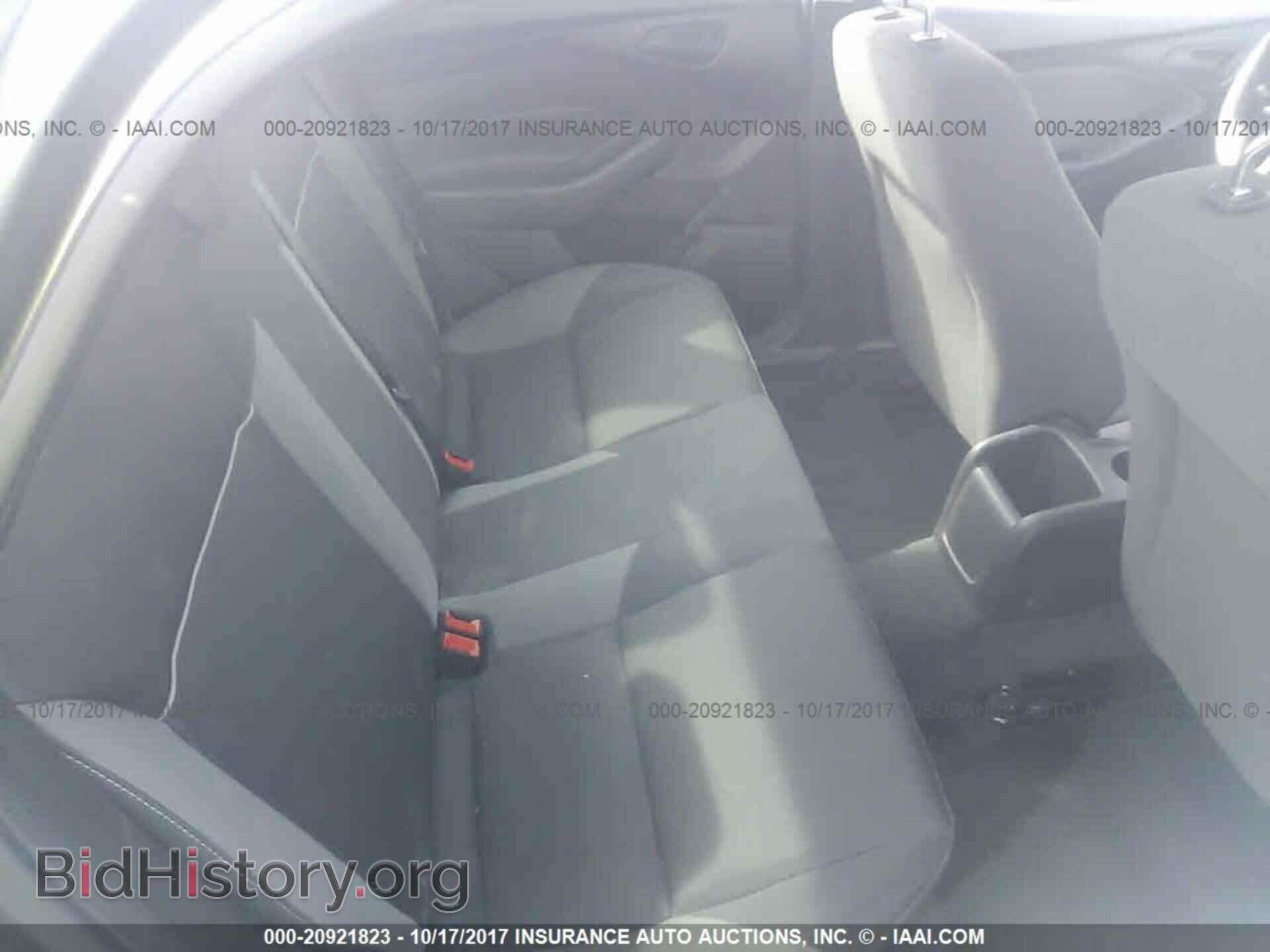2012 Ford Focus - VIN: 1FAHP3E21CL477748 - Photo 8