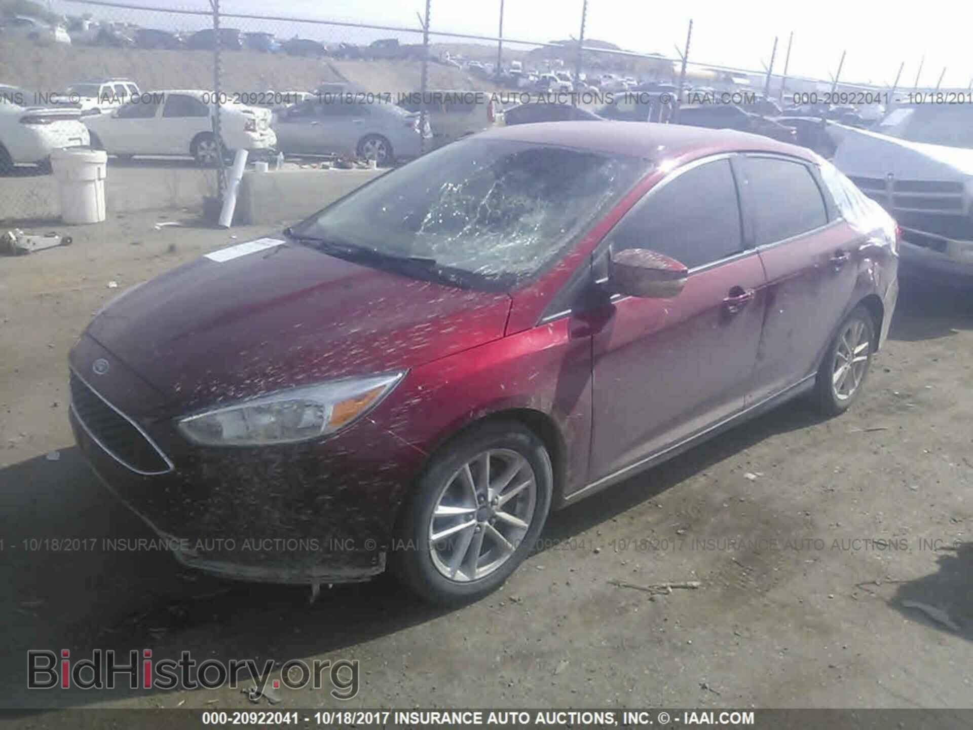 2015 Ford Focus - VIN: 1FADP3F2XFL324190 - Photo 2