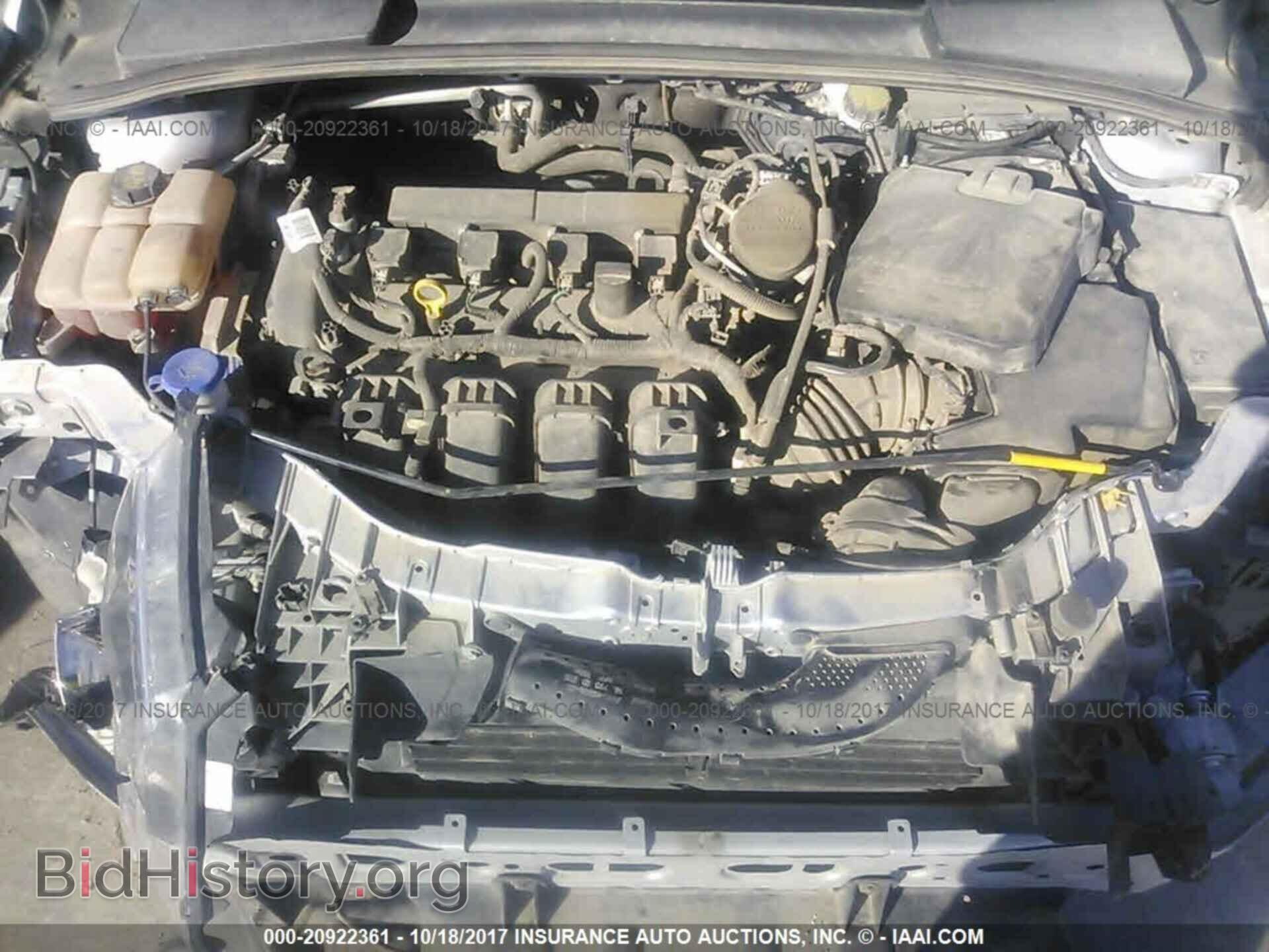2015 Ford Focus - VIN: 1FADP3E25FL255636 - Photo 10
