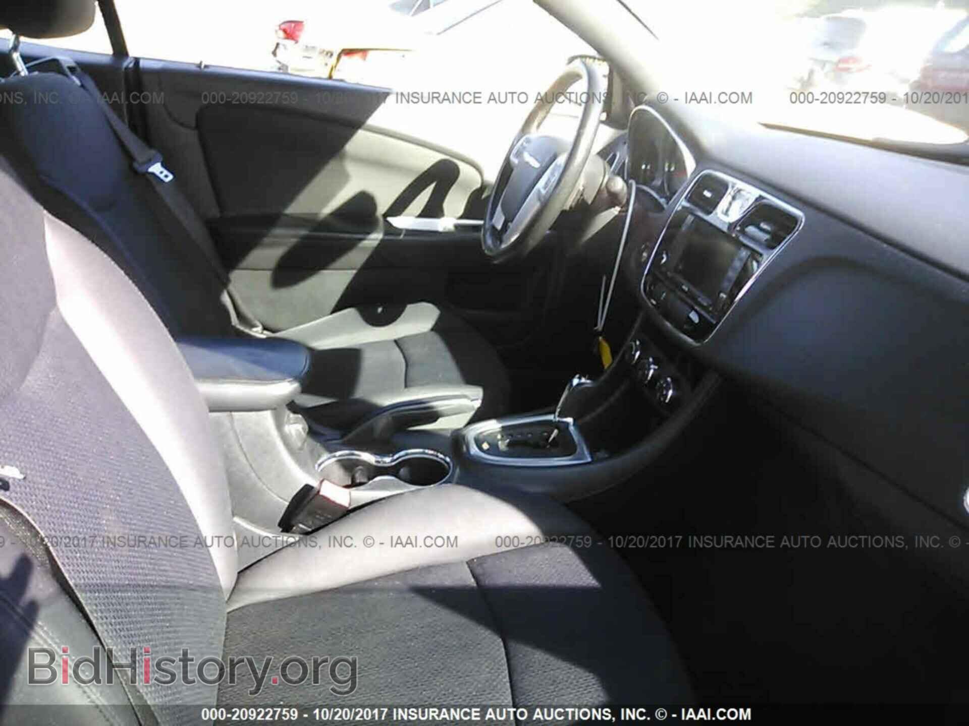 2012 Chrysler 200 - VIN: 1C3BCBEBXCN279183 - Photo 5