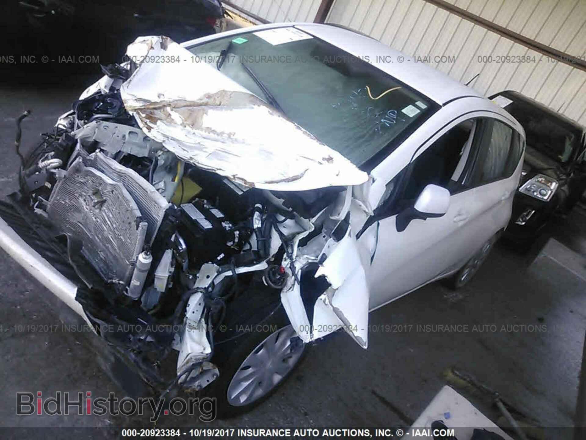 2014 Nissan Versa note - VIN: 3N1CE2CP2EL391586 - Photo 2