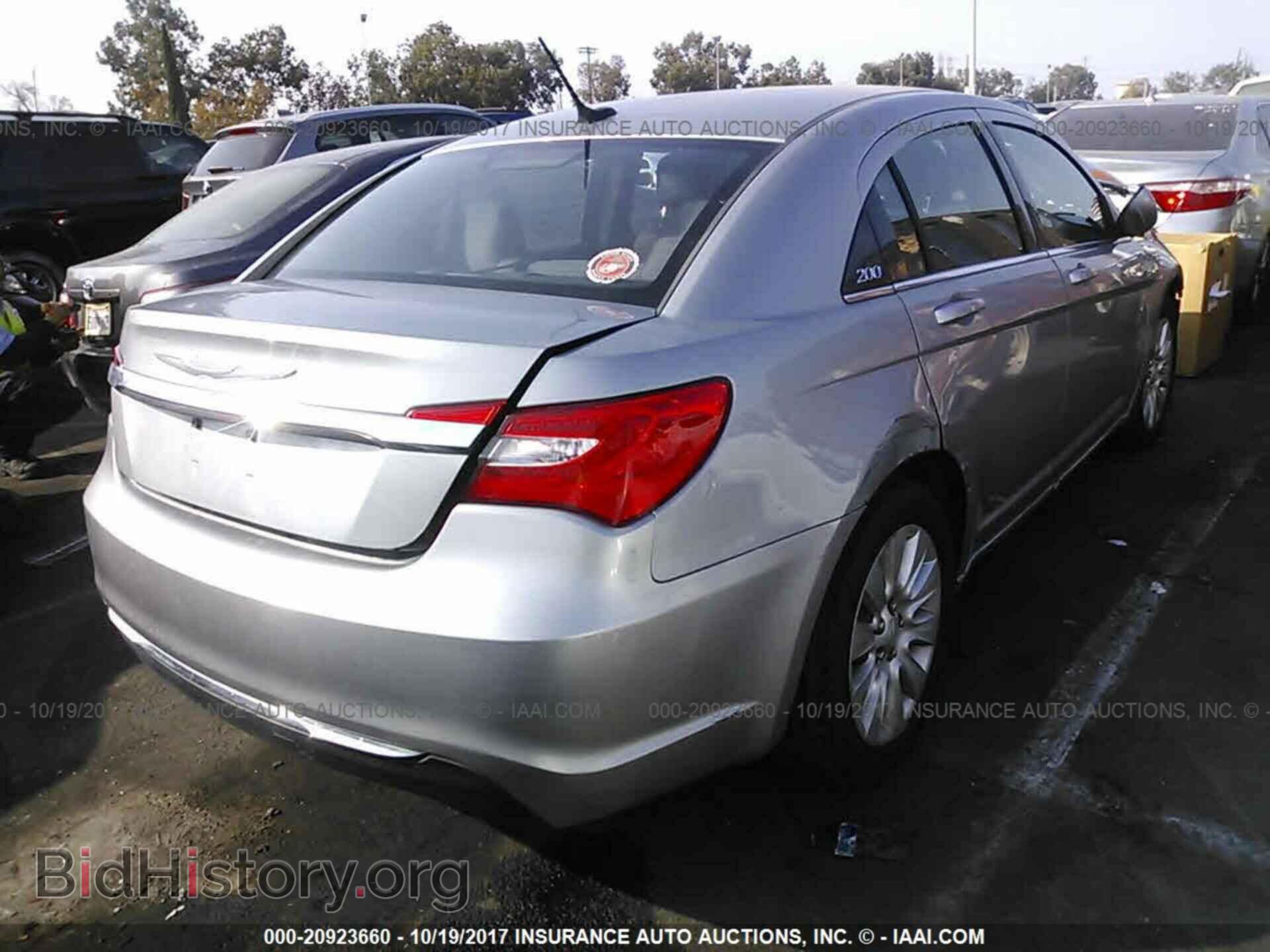 2013 Chrysler 200 - VIN: 1C3CCBAB6DN641926 - Photo 4