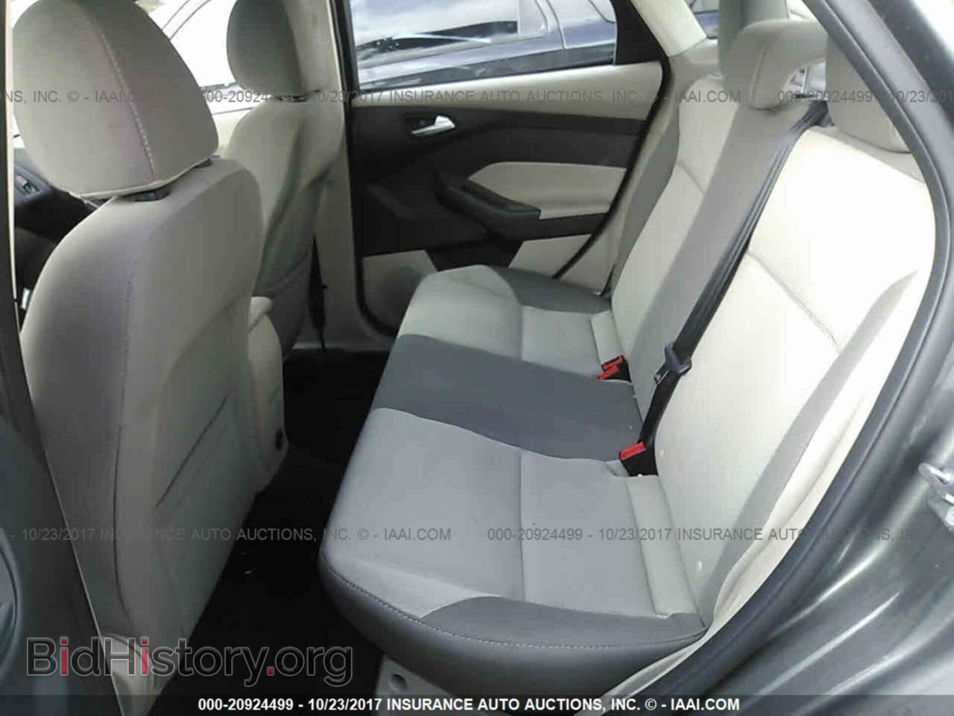 2014 Ford Focus - VIN: 1FADP3F22EL392837 - Photo 8
