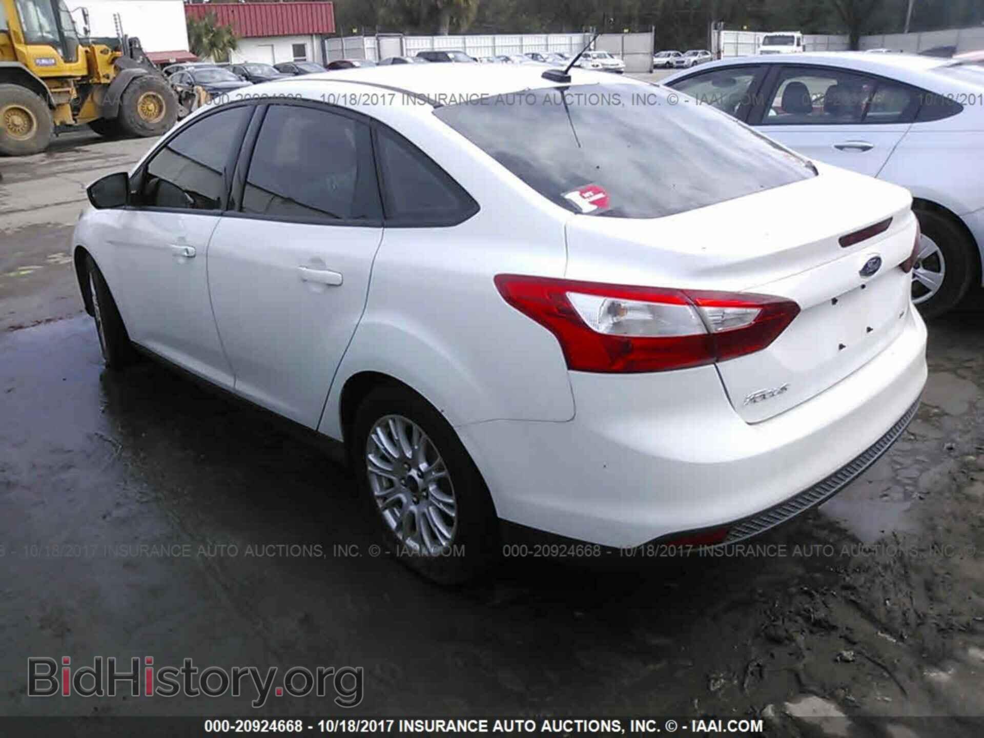 2012 Ford Focus - VIN: 1FAHP3F2XCL179178 - Photo 3