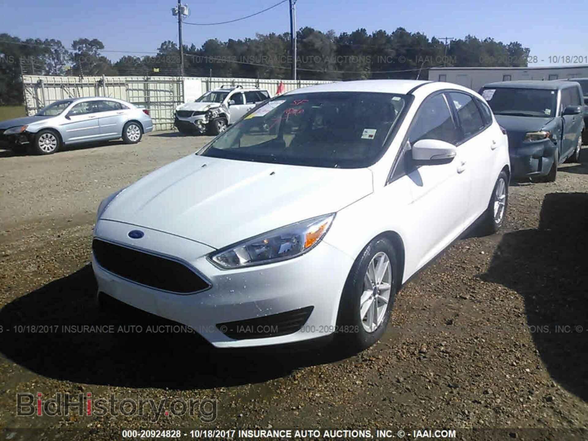 2016 Ford Focus - VIN: 1FADP3K21GL269653 - Photo 2