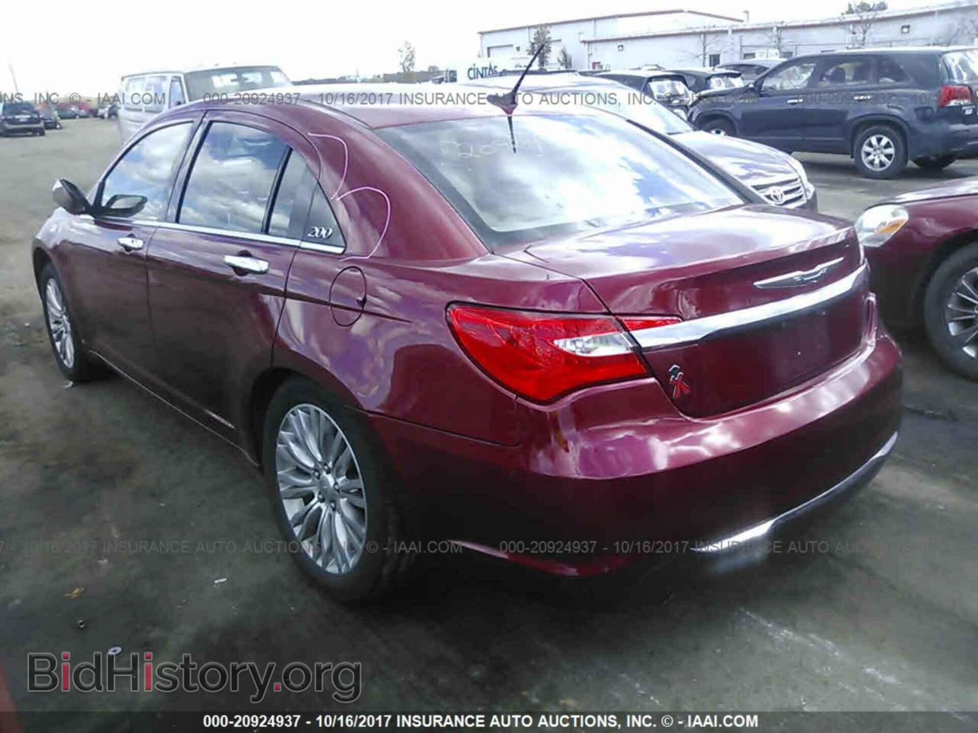 2013 Chrysler 200 - VIN: 1C3CCBCG6DN593532 - Фото 3