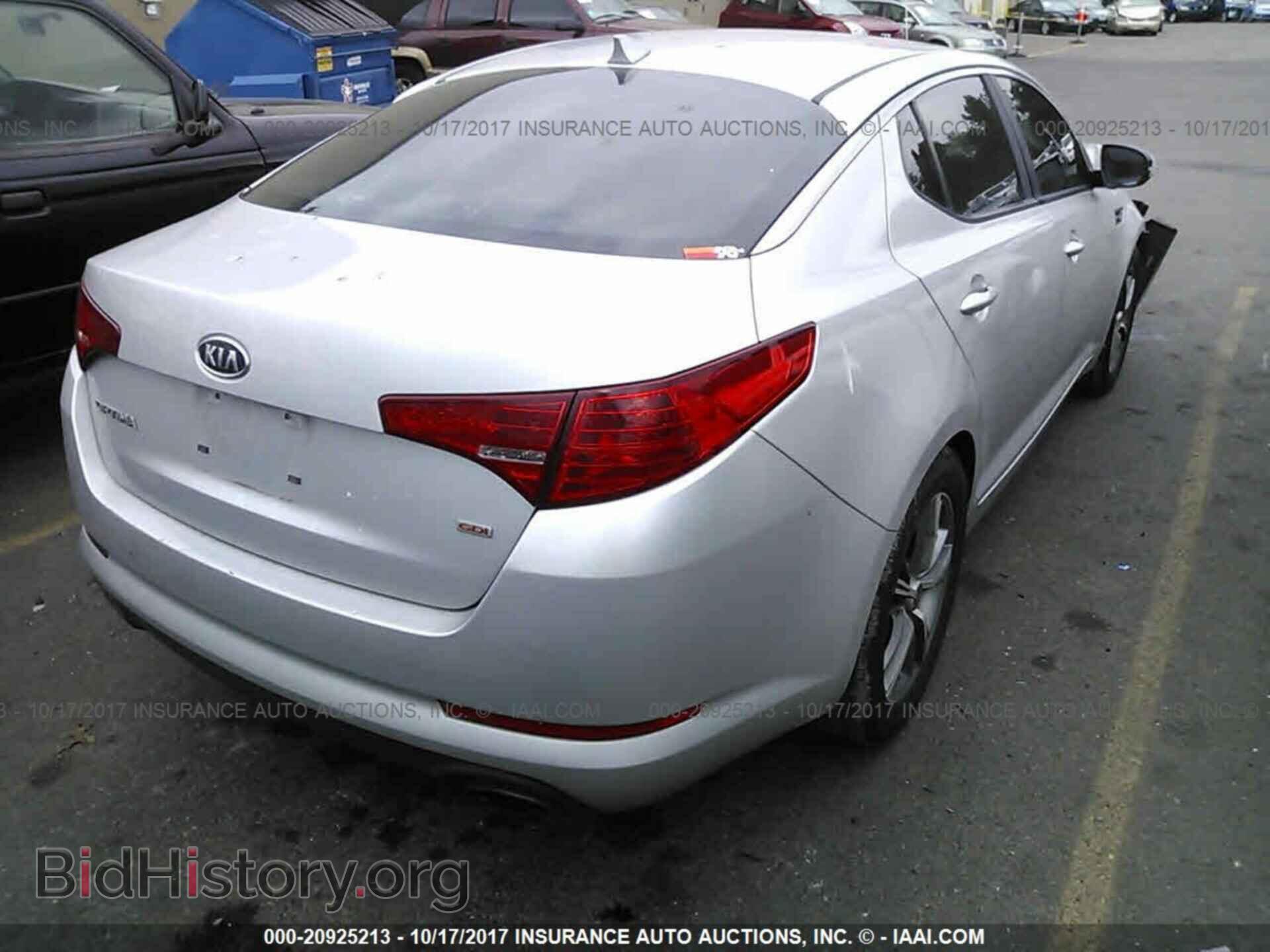 2011 Kia Optima - VIN: KNAGM4A78B5067082 - Photo 4