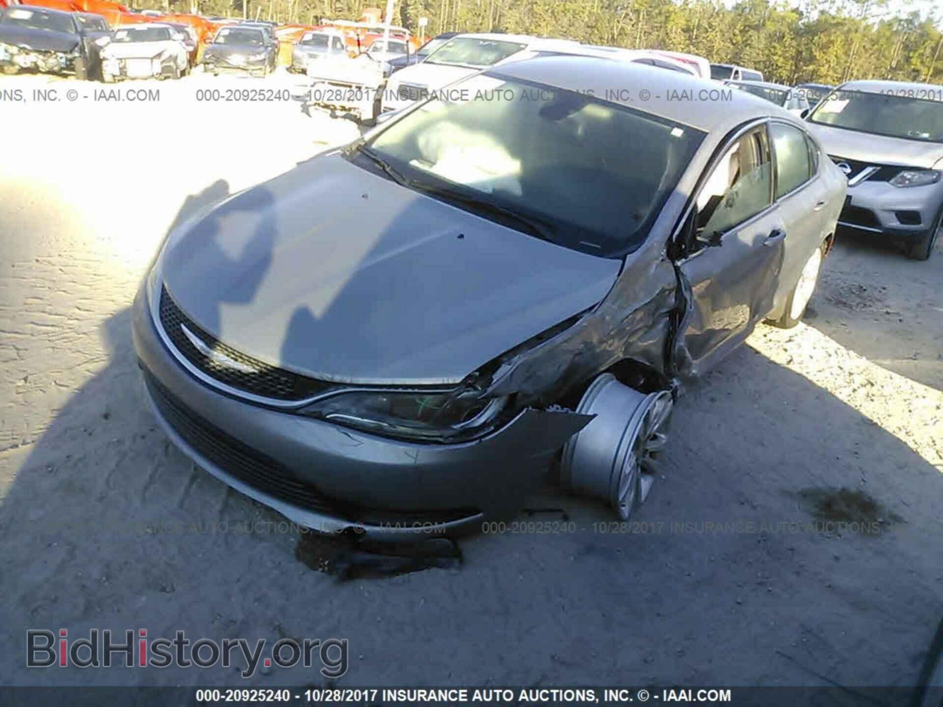 2016 Chrysler 200 - VIN: 1C3CCCFB3GN188030 - Photo 2