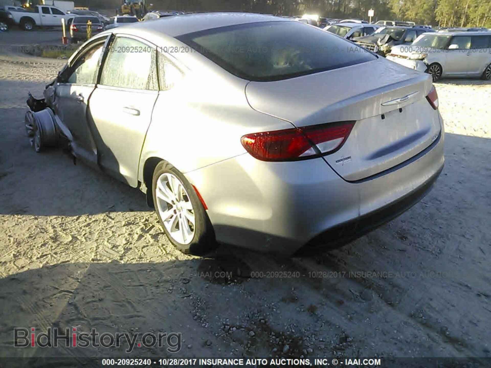 2016 Chrysler 200 - VIN: 1C3CCCFB3GN188030 - Photo 3