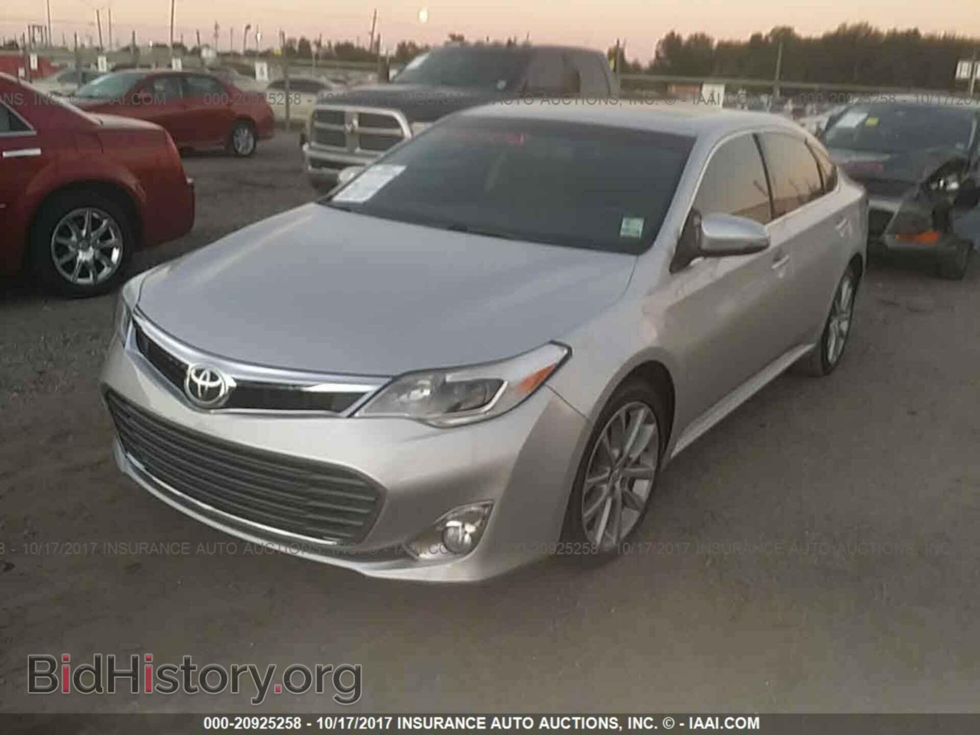 2014 Toyota Avalon - VIN: 4T1BK1EBXEU097755 - Фото 2