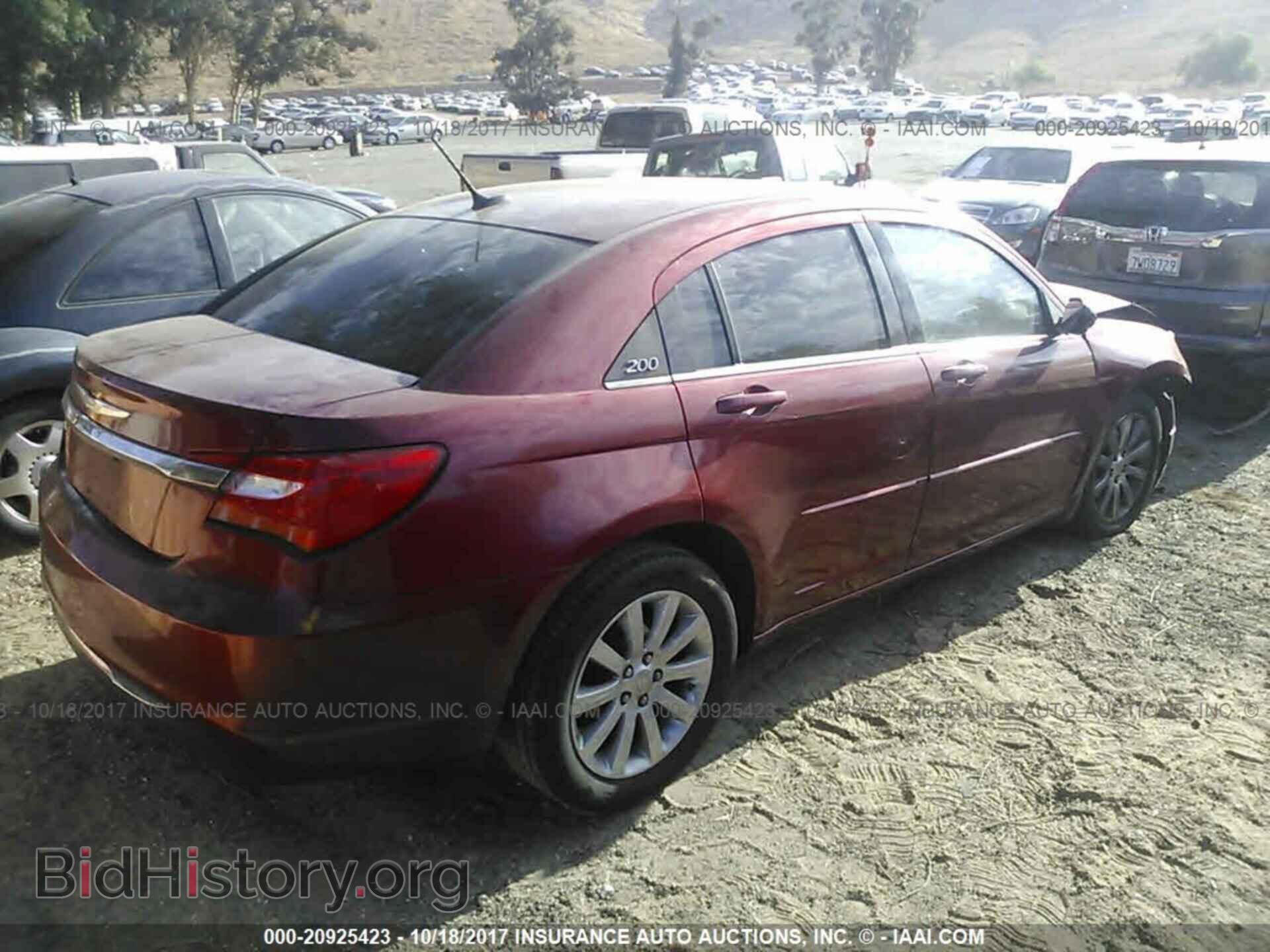 2012 Chrysler 200 - VIN: 1C3CCBBG7CN261650 - Photo 4