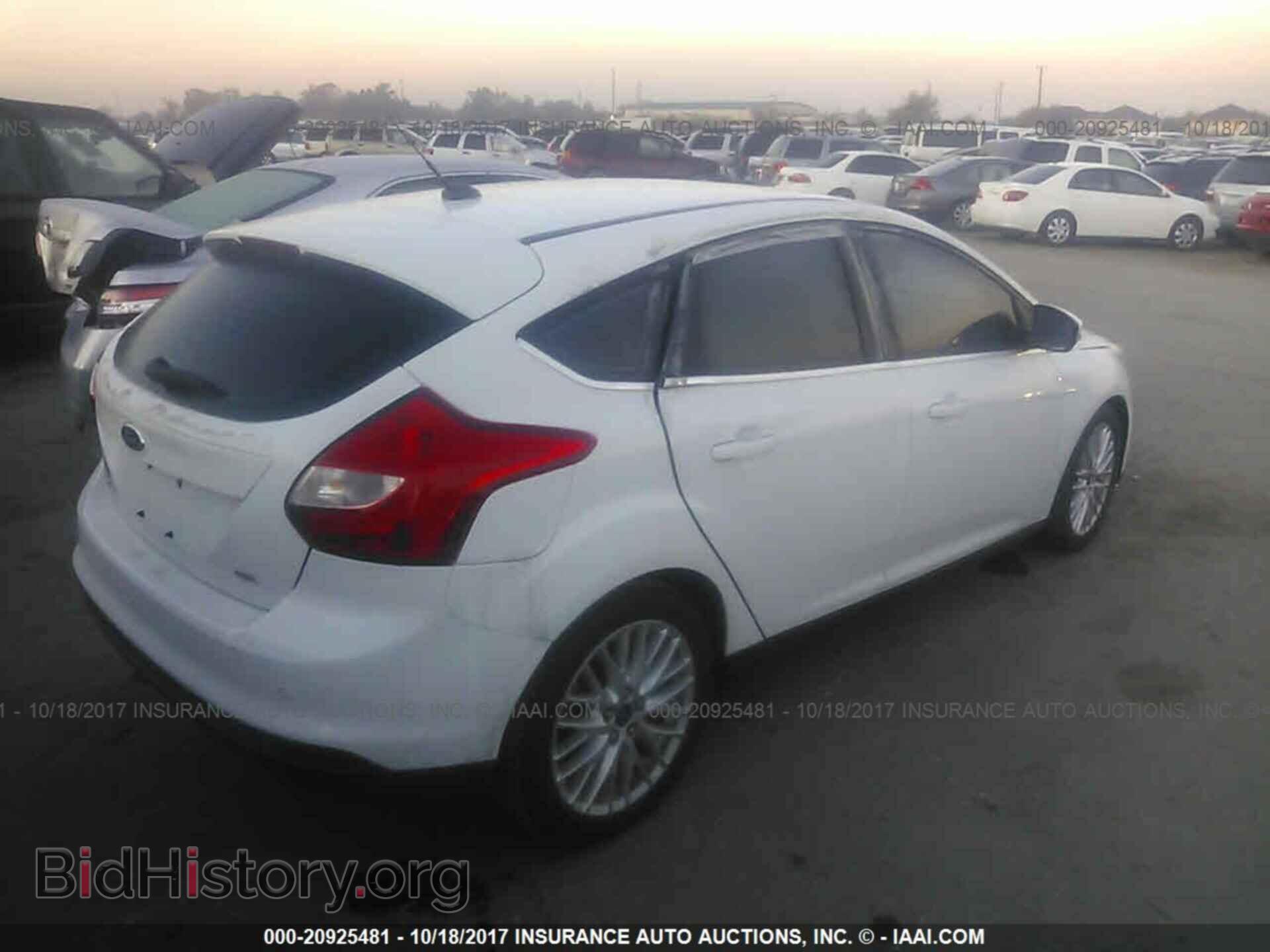 2012 Ford Focus - VIN: 1FAHP3M21CL477279 - Photo 4