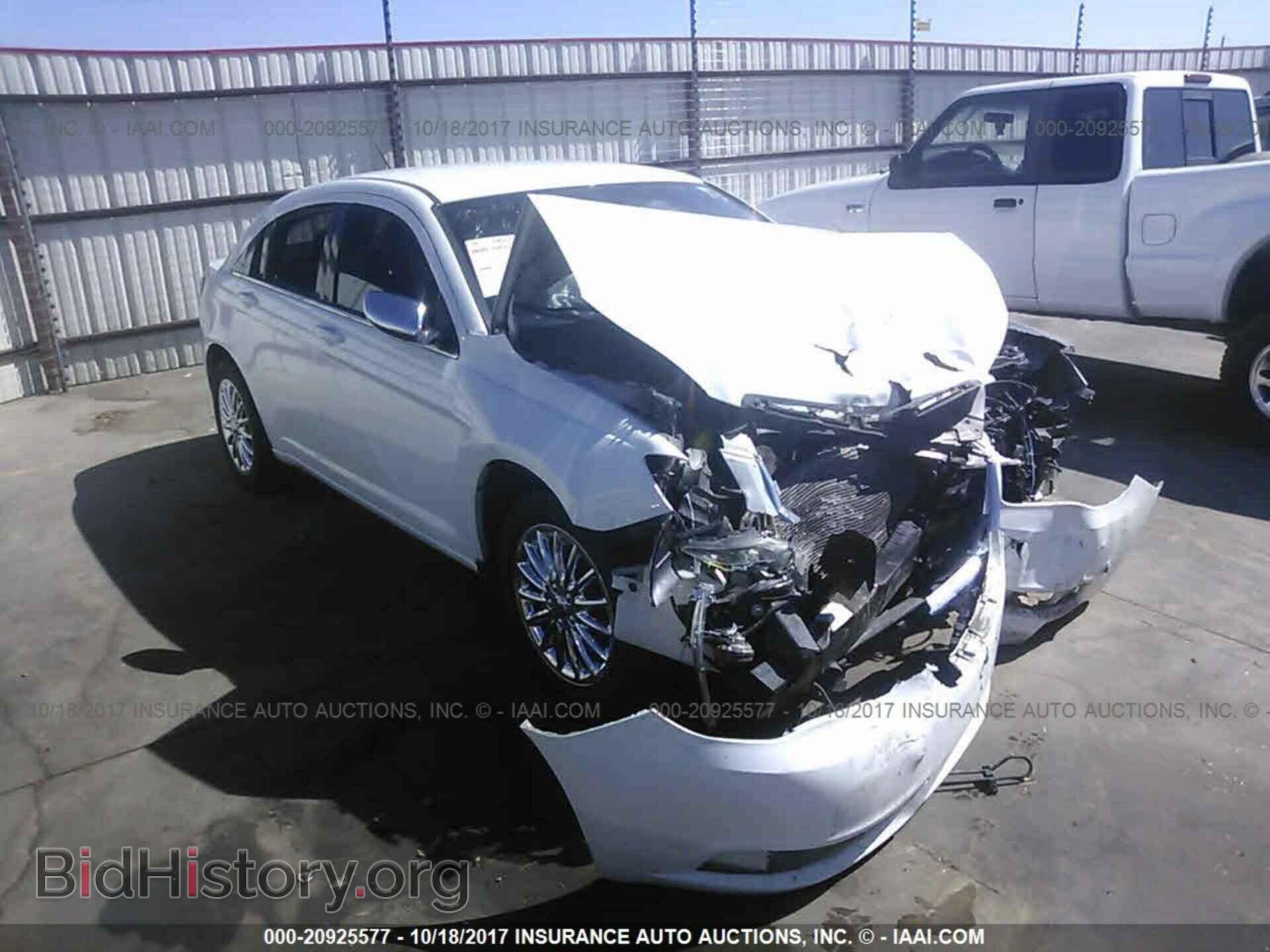 Photo 1C3CCBAB2DN640420 - Chrysler 200 2013