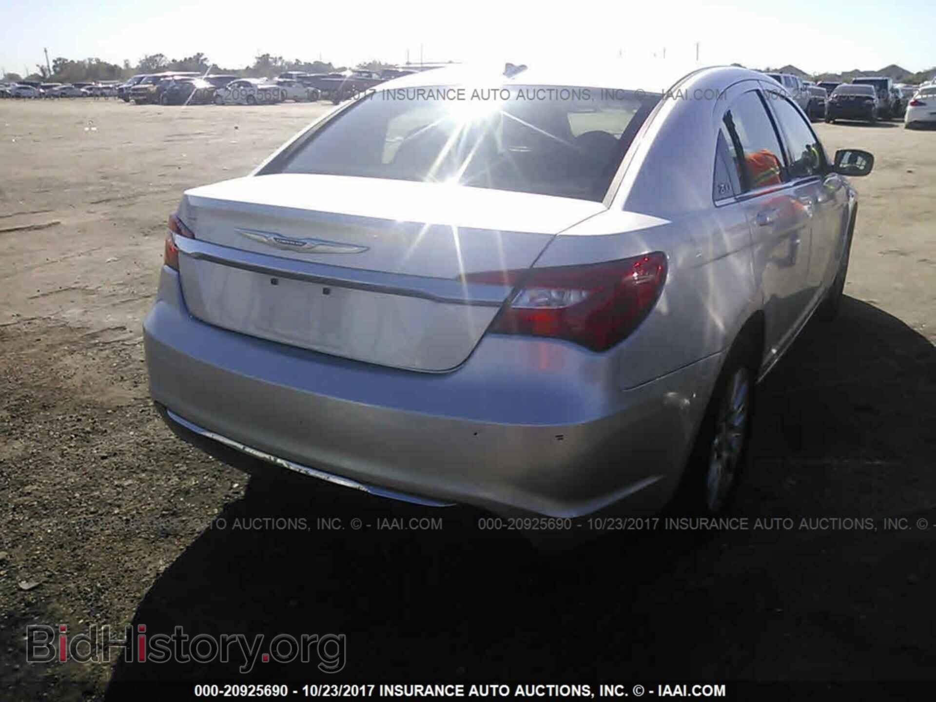 2011 Chrysler 200 - VIN: 1C3BC4FB8BN522224 - Photo 4