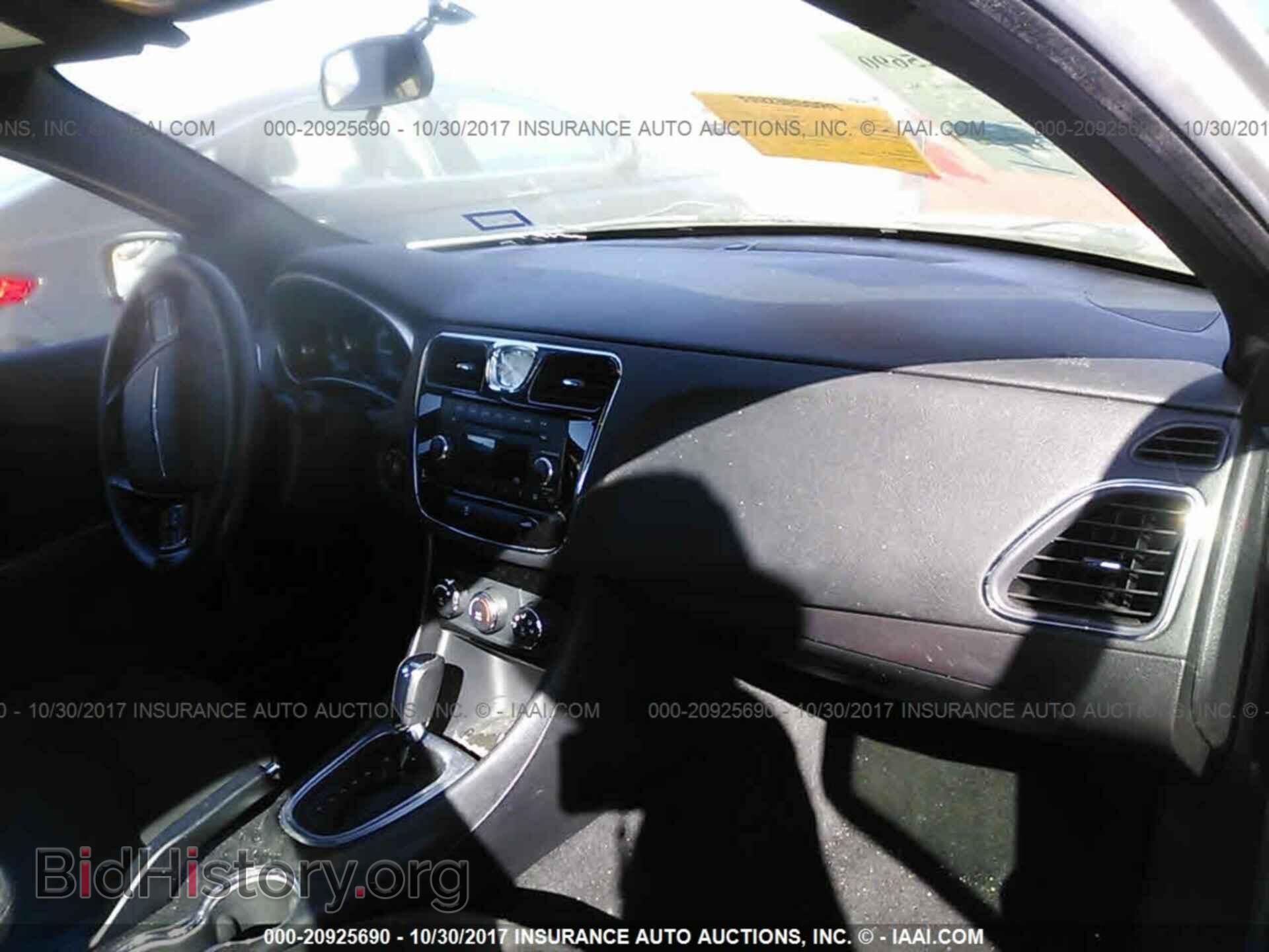 2011 Chrysler 200 - VIN: 1C3BC4FB8BN522224 - Photo 5