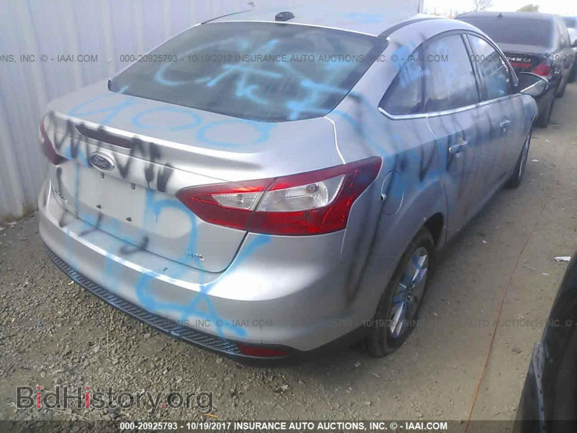 2012 Ford Focus - VIN: 1FAHP3H23CL374052 - Photo 4