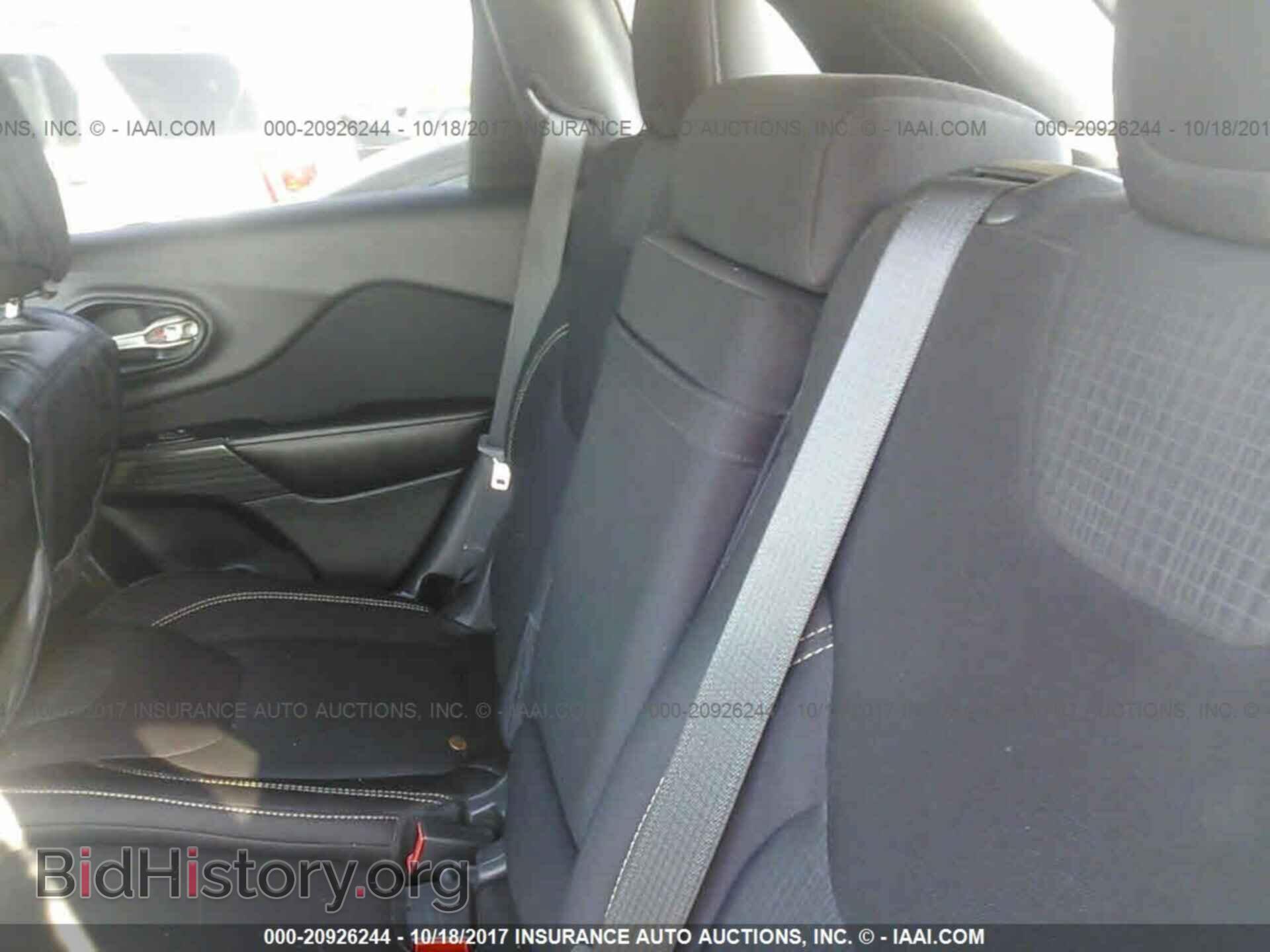 2015 Jeep Cherokee - VIN: 1C4PJLCB4FW642995 - Фото 8