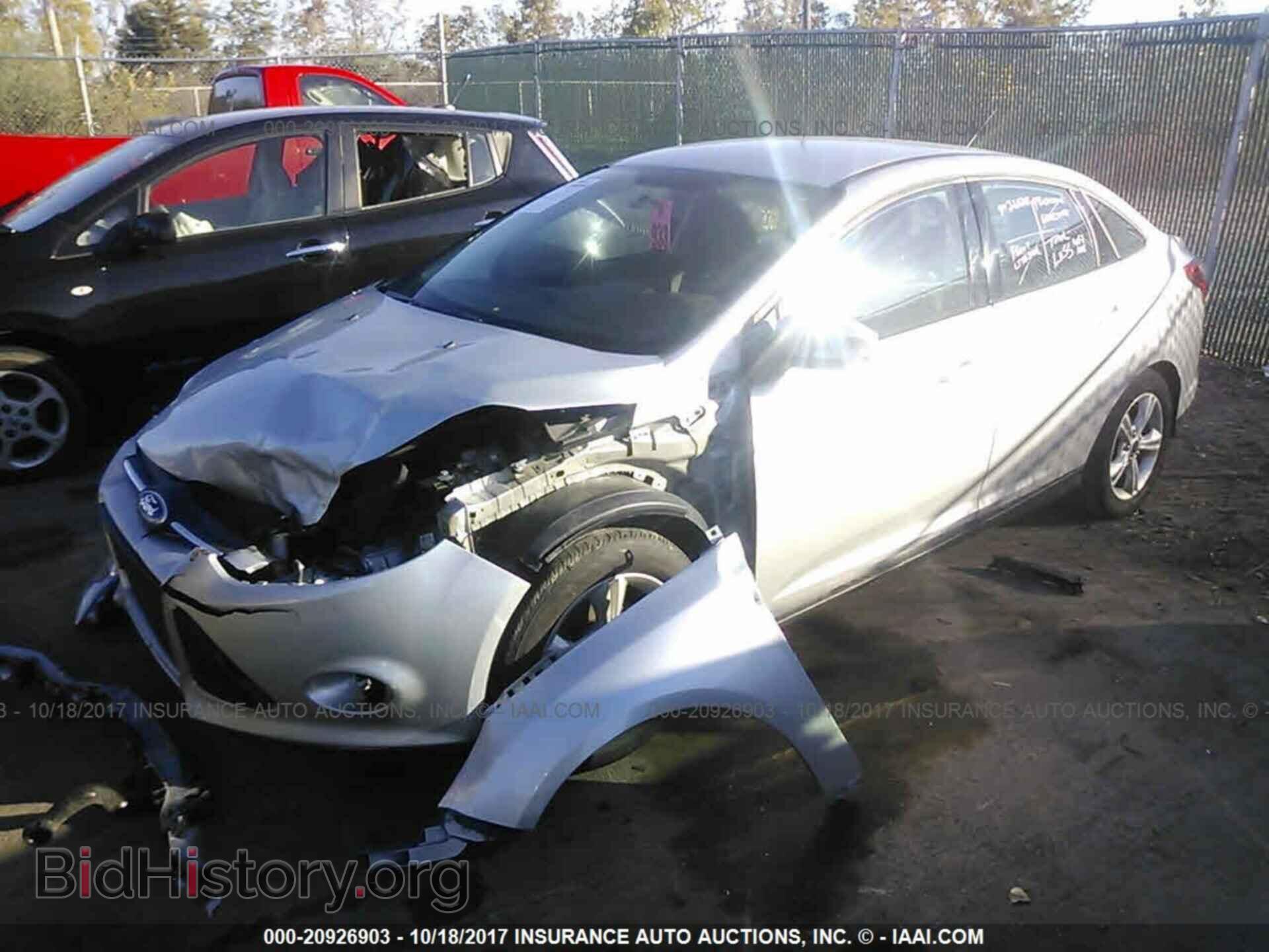 2014 Ford Focus - VIN: 1FADP3F27EL439277 - Фото 2