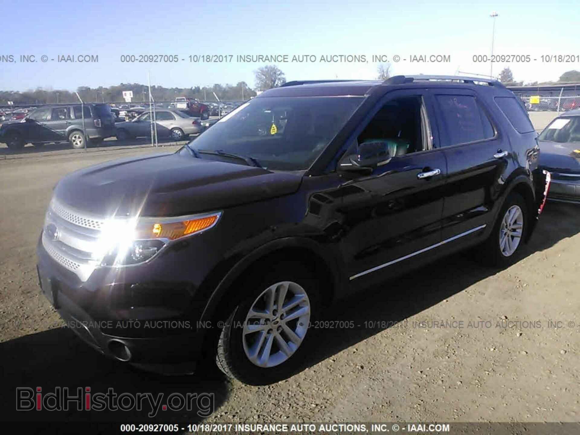 2011 Ford Explorer - VIN: 1FMHK8D88BGA67477 - Фото 2