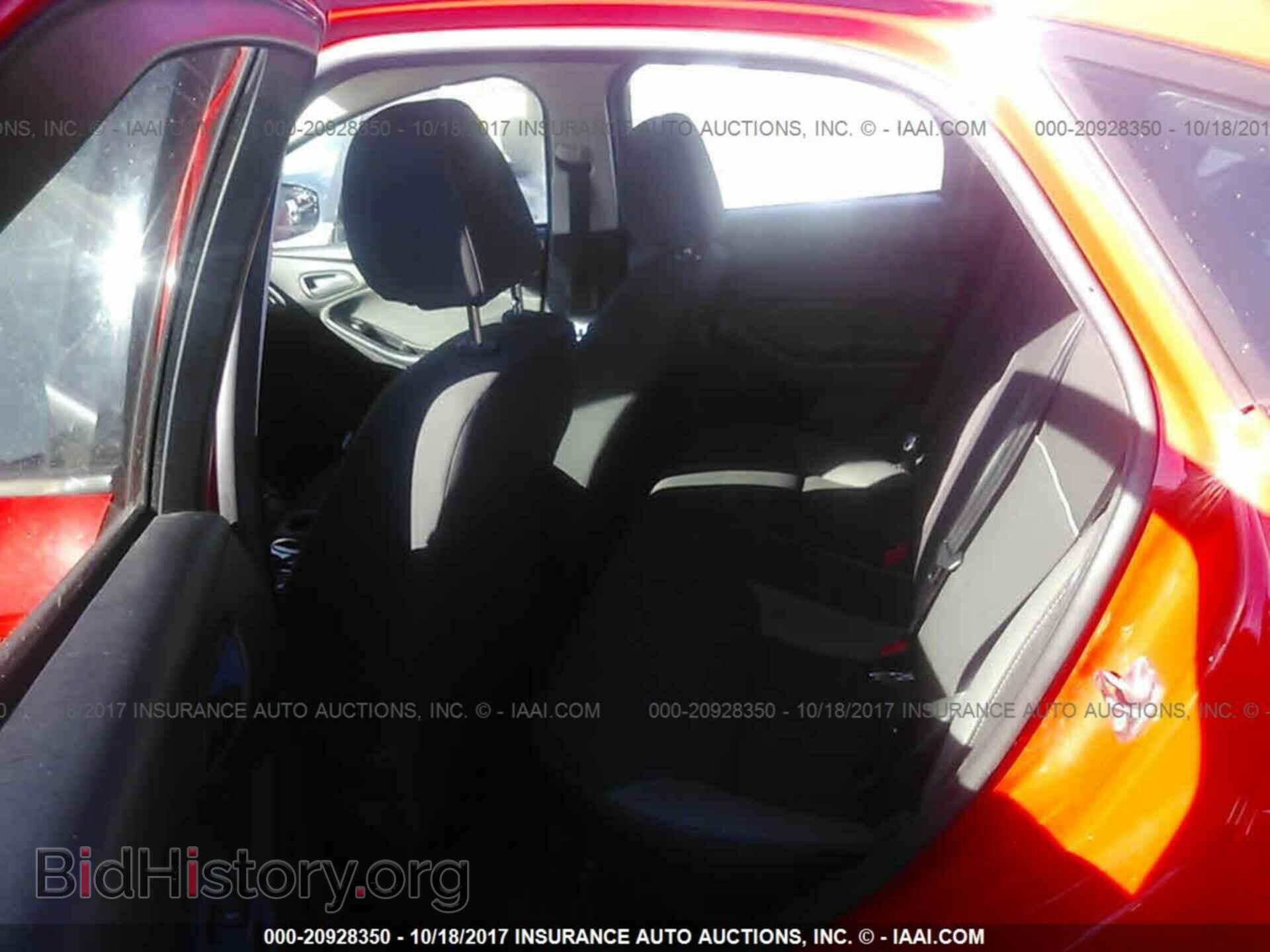 2012 Ford Focus - VIN: 1FAHP3F27CL443831 - Photo 8