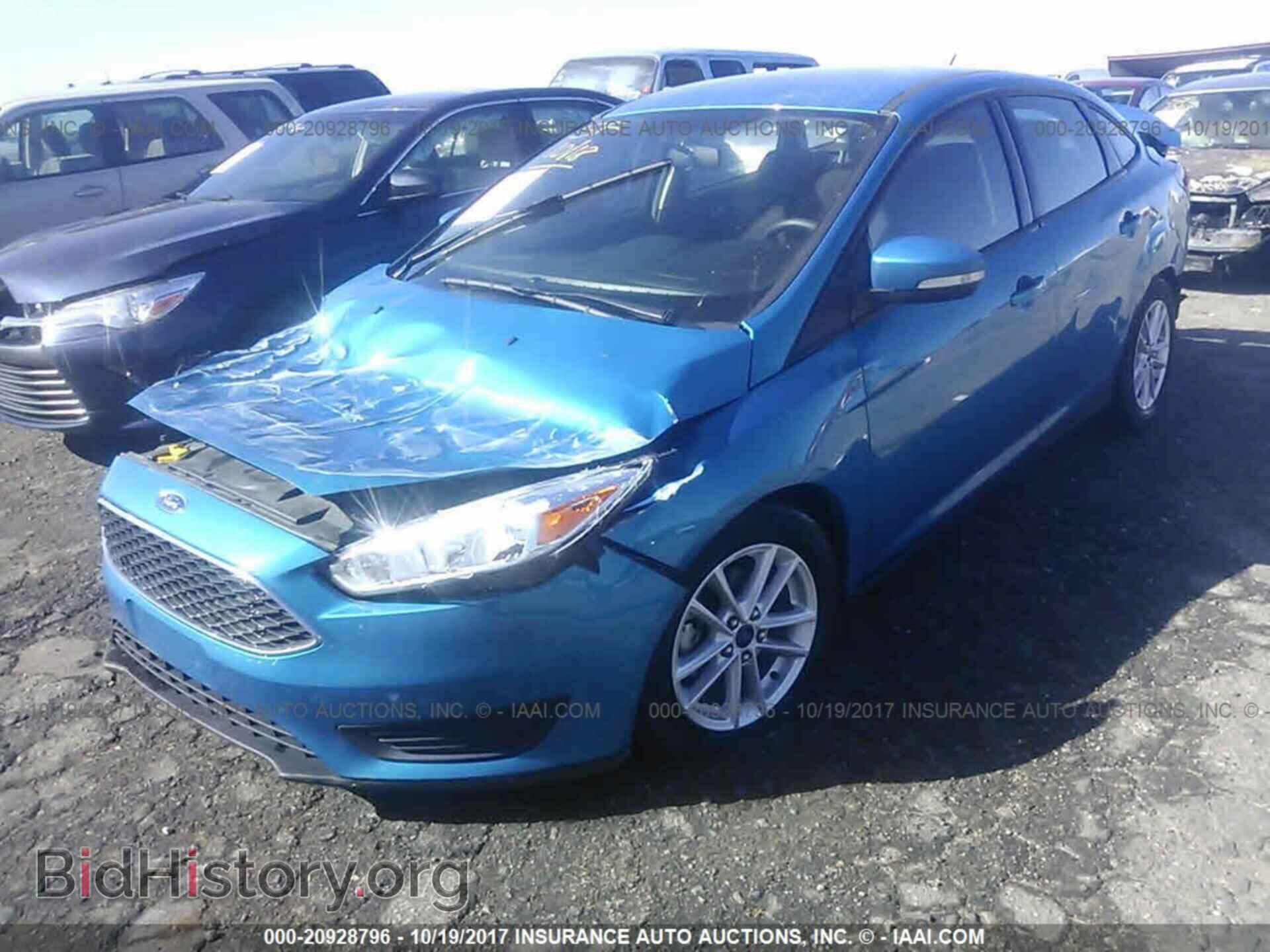 2015 Ford Focus - VIN: 1FADP3F2XFL227426 - Photo 2