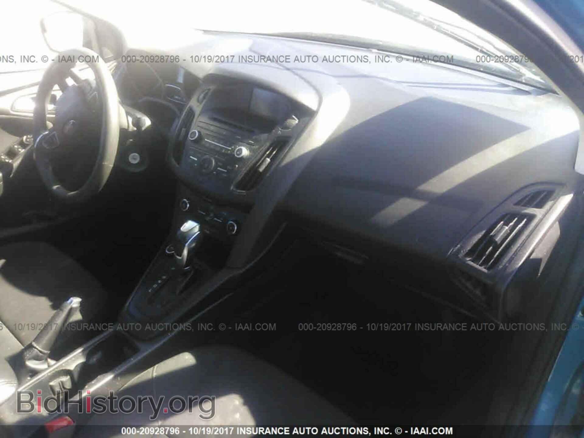 2015 Ford Focus - VIN: 1FADP3F2XFL227426 - Photo 5
