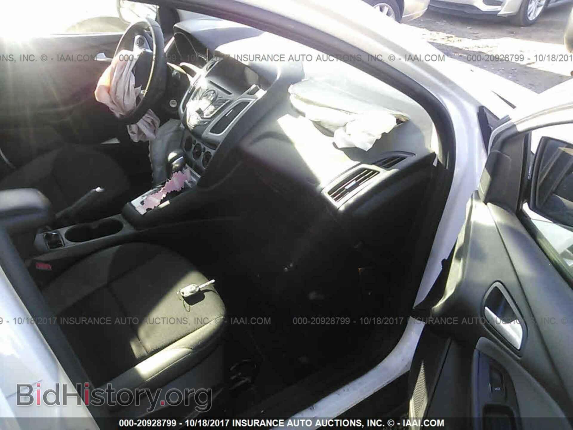 2013 Ford Focus - VIN: 1FADP3F2XDL274677 - Photo 5