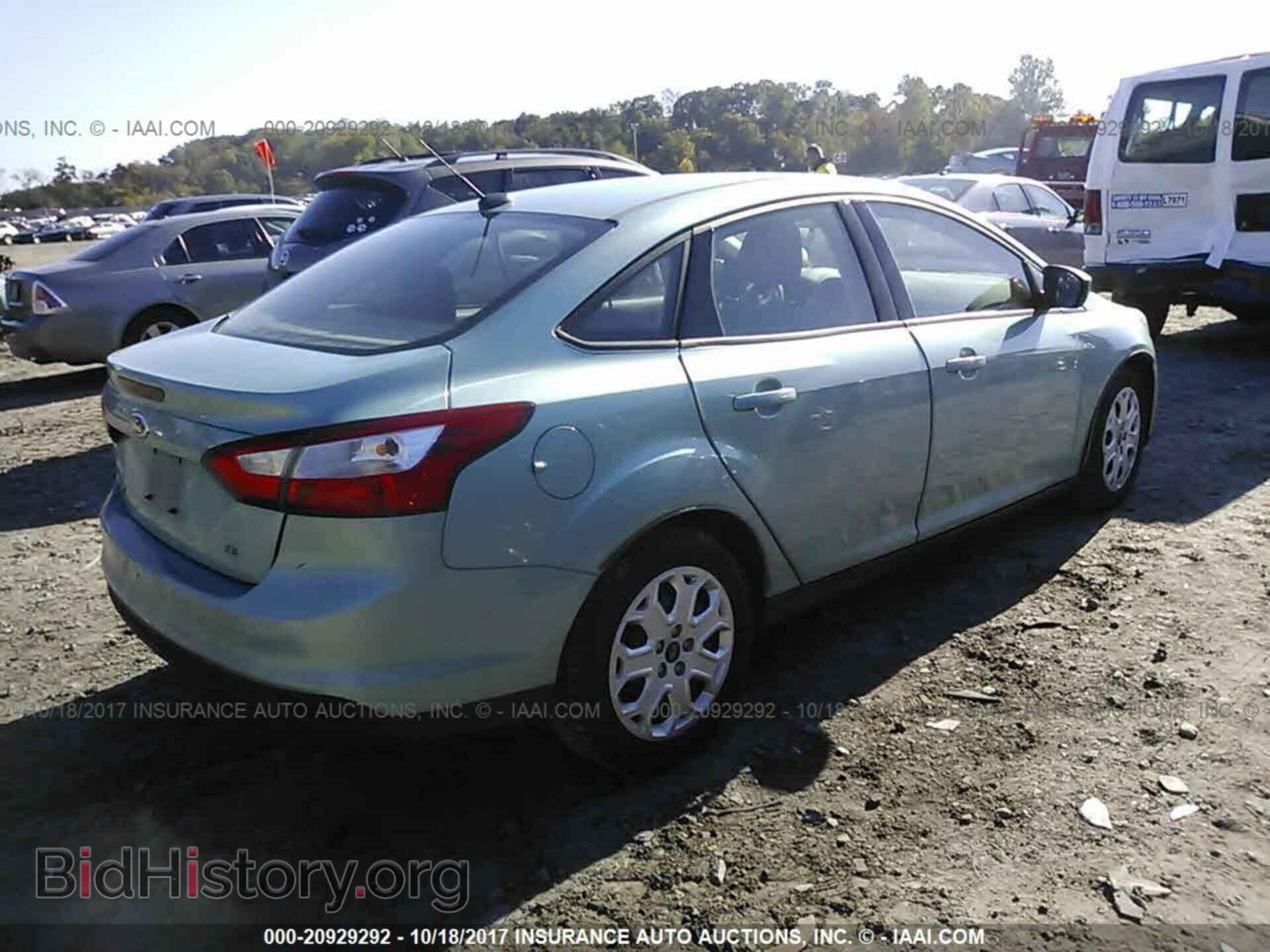 2012 Ford Focus - VIN: 1FAHP3F21CL240773 - Photo 4