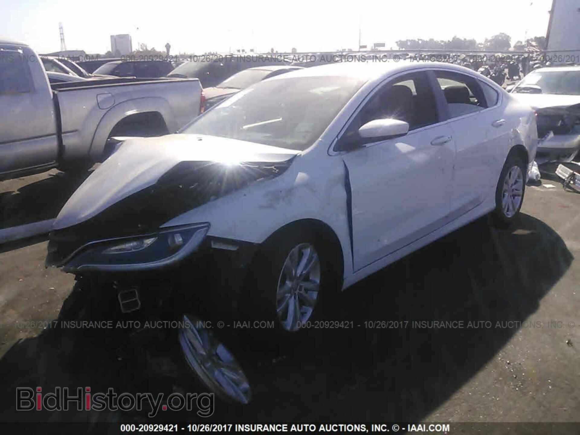 2015 Chrysler 200 - VIN: 1C3CCCAB2FN723547 - Фото 2