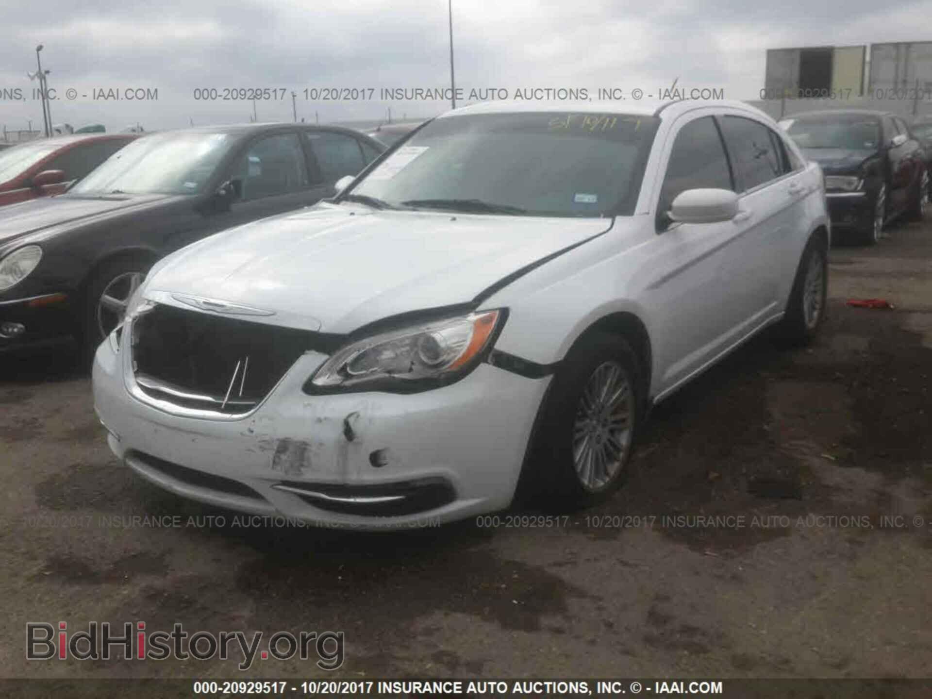 2014 Chrysler 200 - VIN: 1C3CCBAB0EN207406 - Фото 2