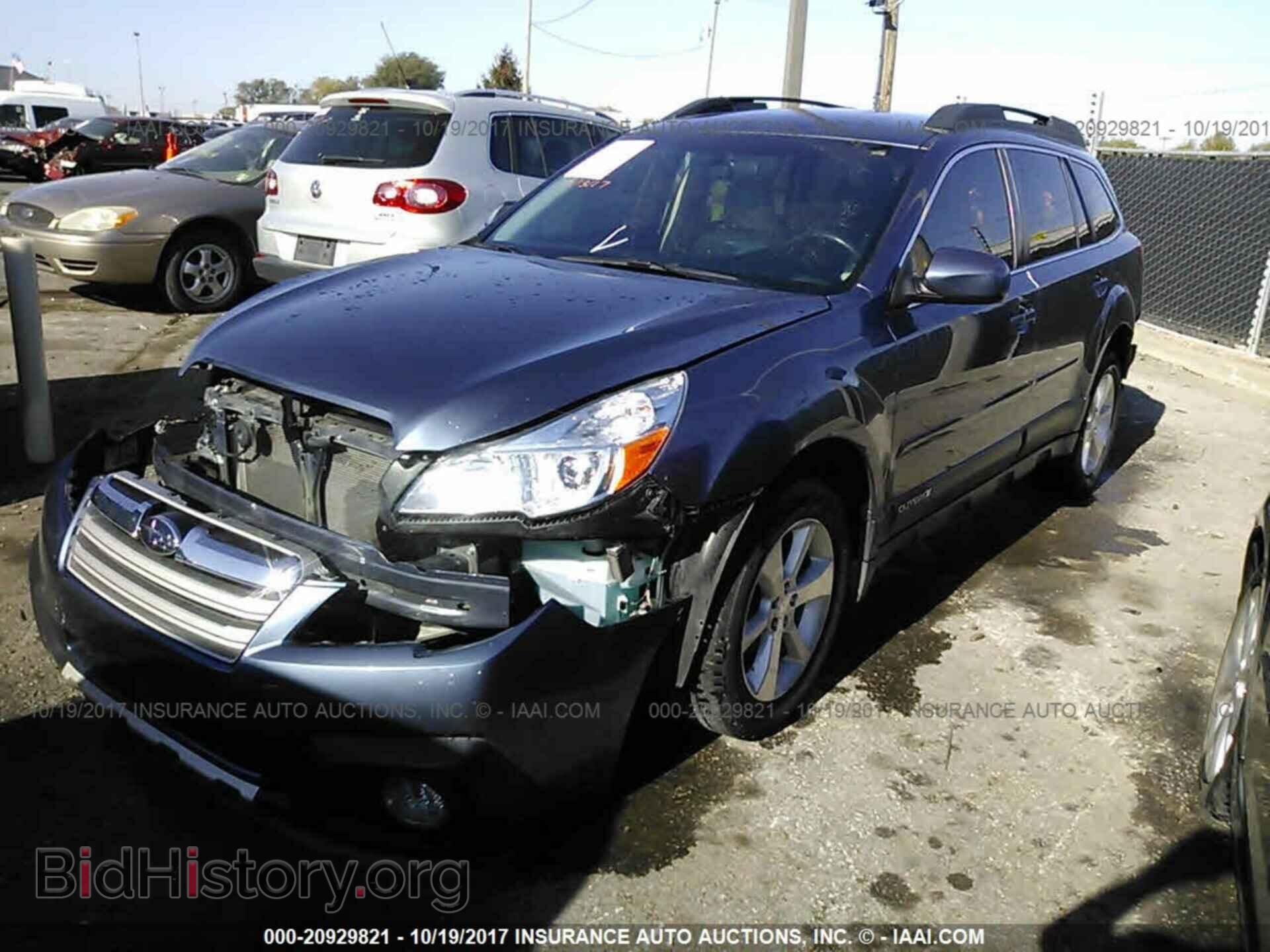 2014 Subaru Outback - VIN: 4S4BRCKC4E3242525 - Фото 2