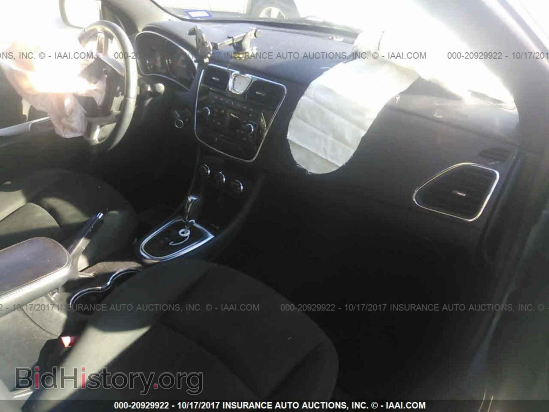 2011 Chrysler 200 - VIN: 1C3BC2EB1BN592248 - Photo 5