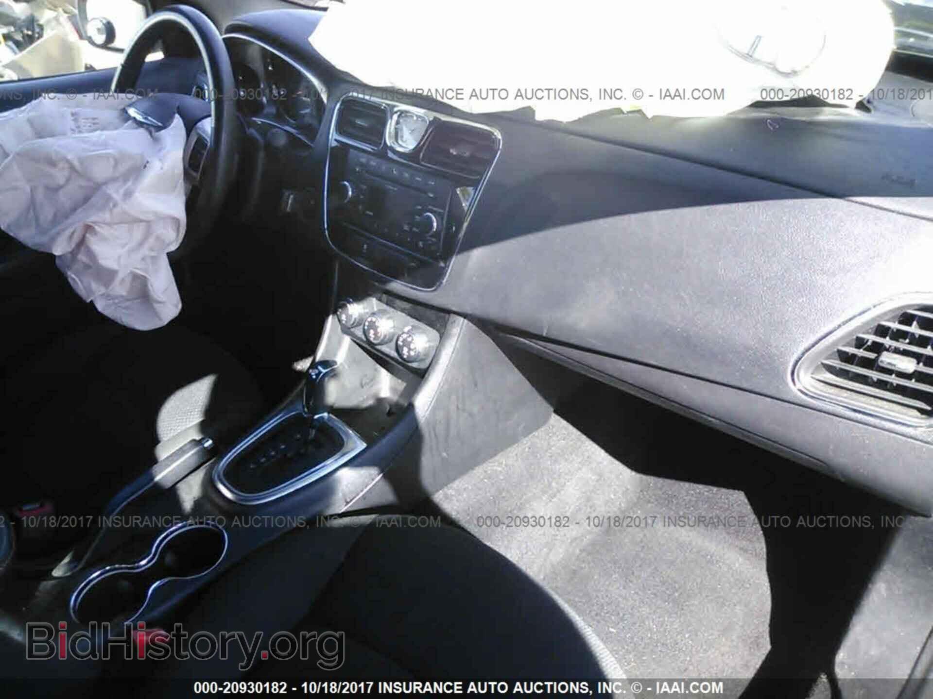 2011 Chrysler 200 - VIN: 1C3BC1FB9BN624016 - Photo 5