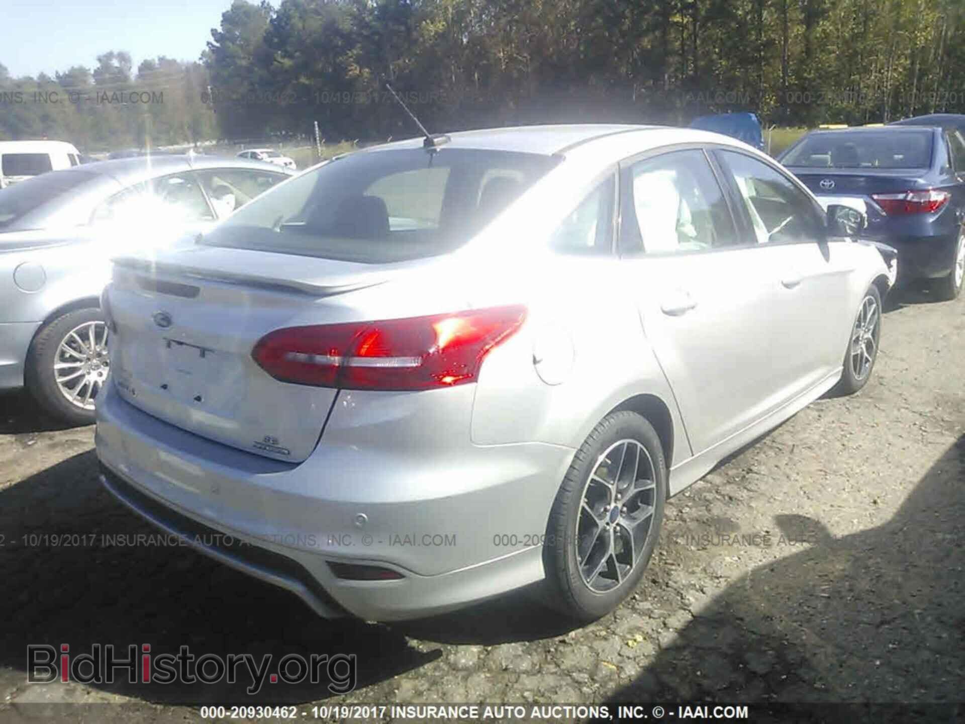 2015 Ford Focus - VIN: 1FADP3F23FL298029 - Photo 4