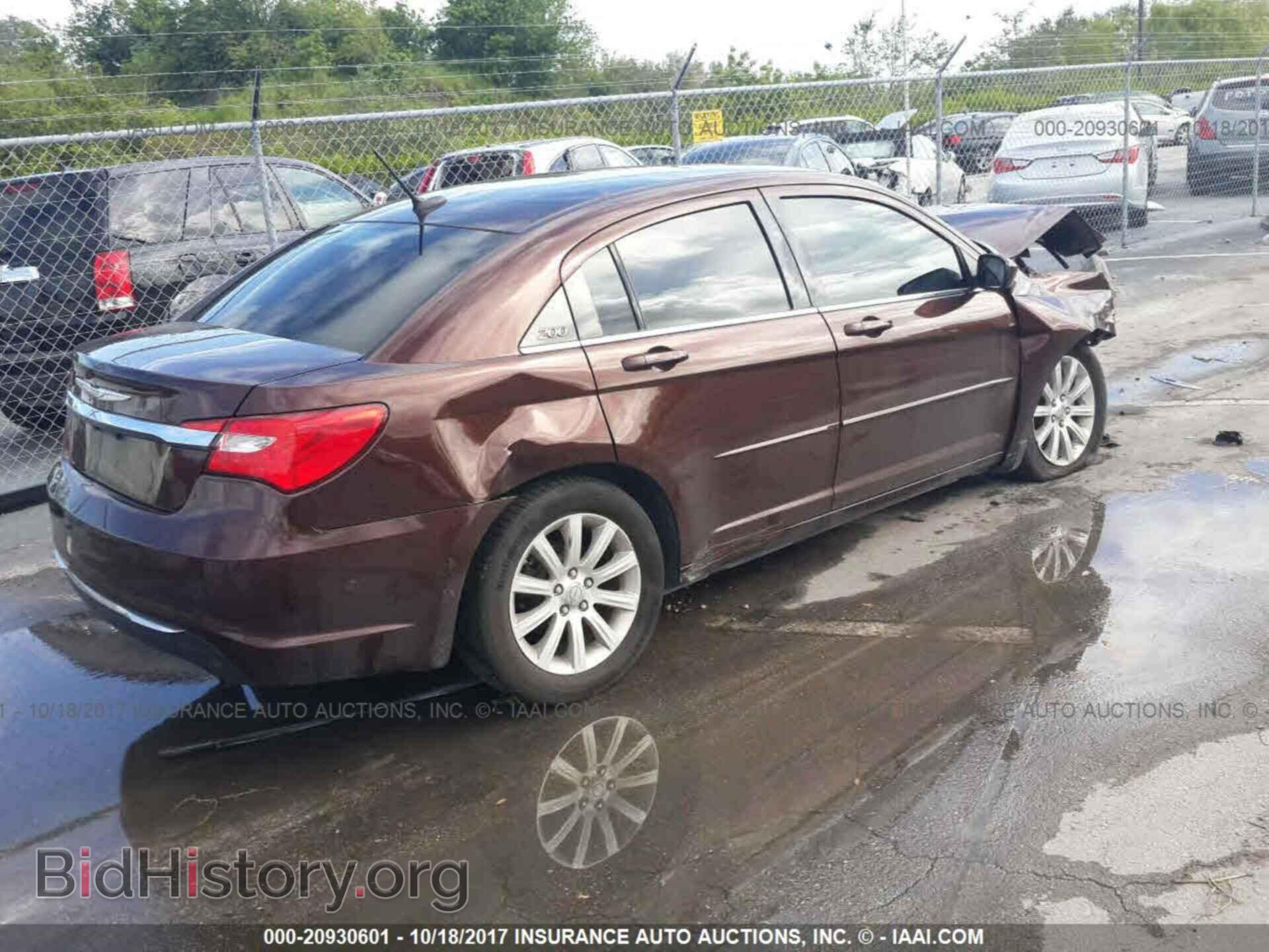 2013 Chrysler 200 - VIN: 1C3CCBBG1DN659258 - Photo 4