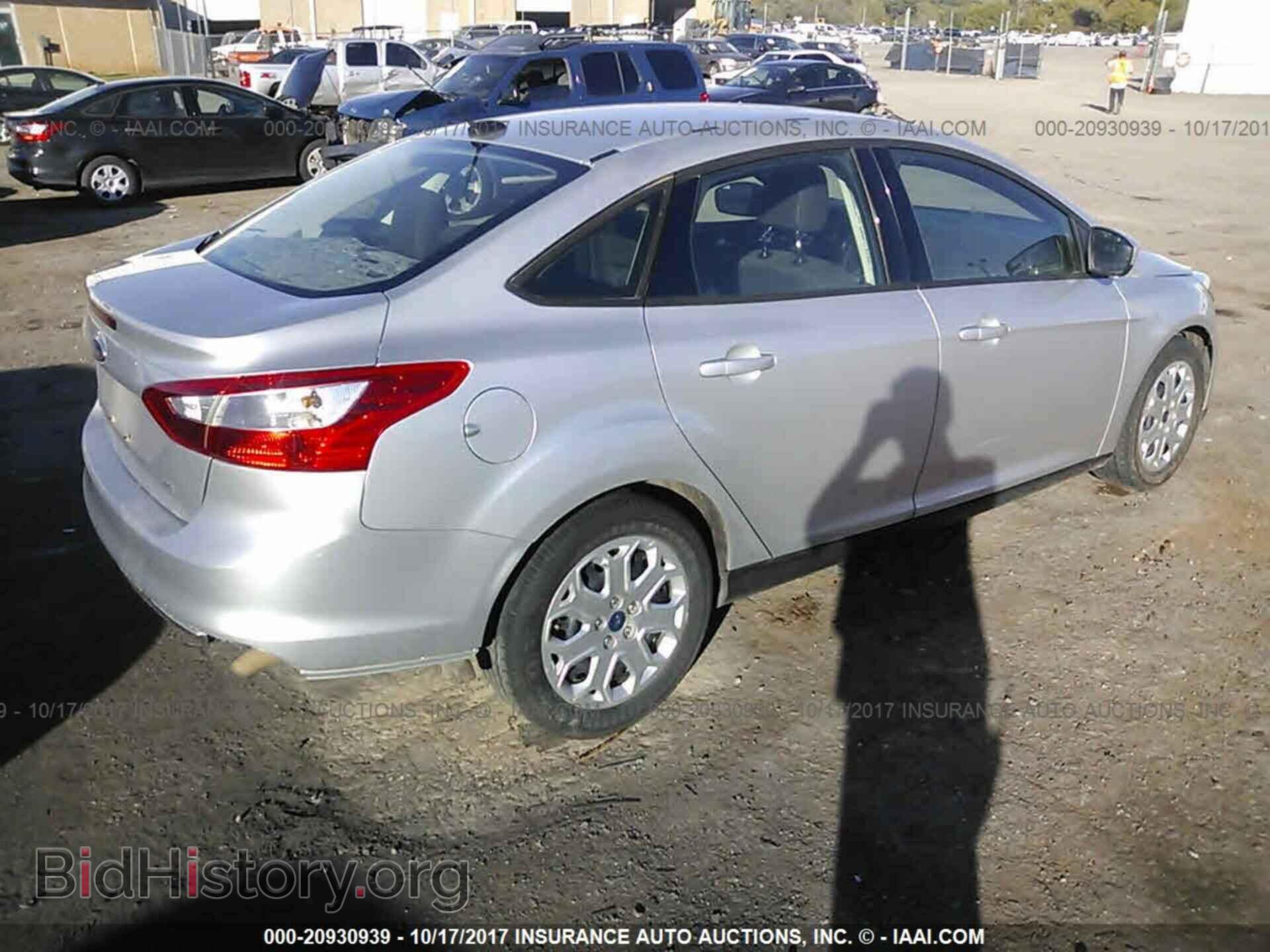 2012 Ford Focus - VIN: 1FAHP3F29CL307703 - Photo 4