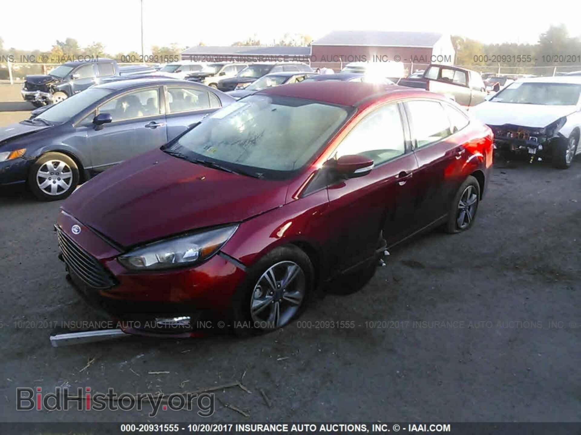 2017 Ford Focus - VIN: 1FADP3FE9HL292443 - Photo 2