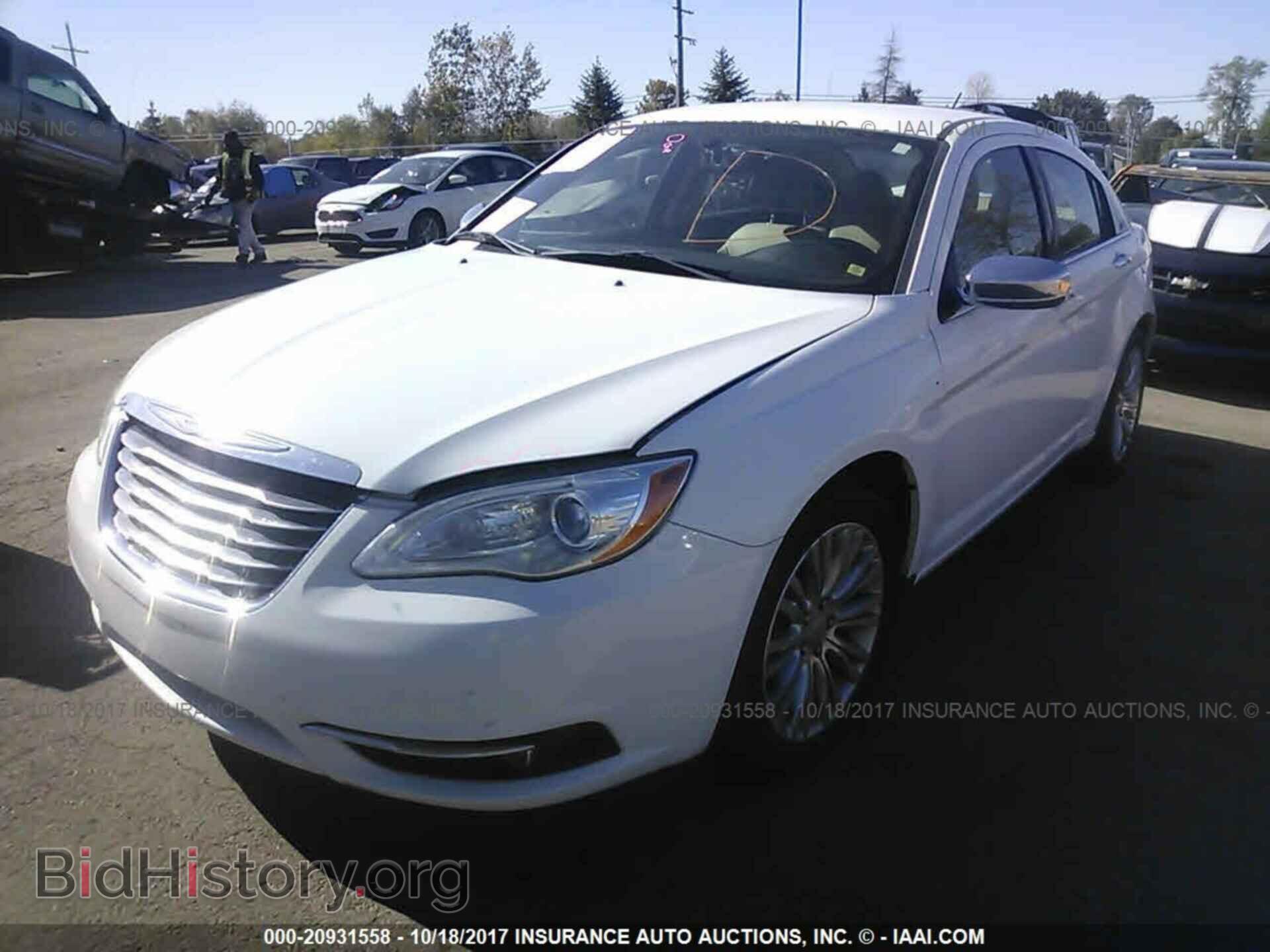 2012 Chrysler 200 - VIN: 1C3CCBCB5CN277929 - Photo 2