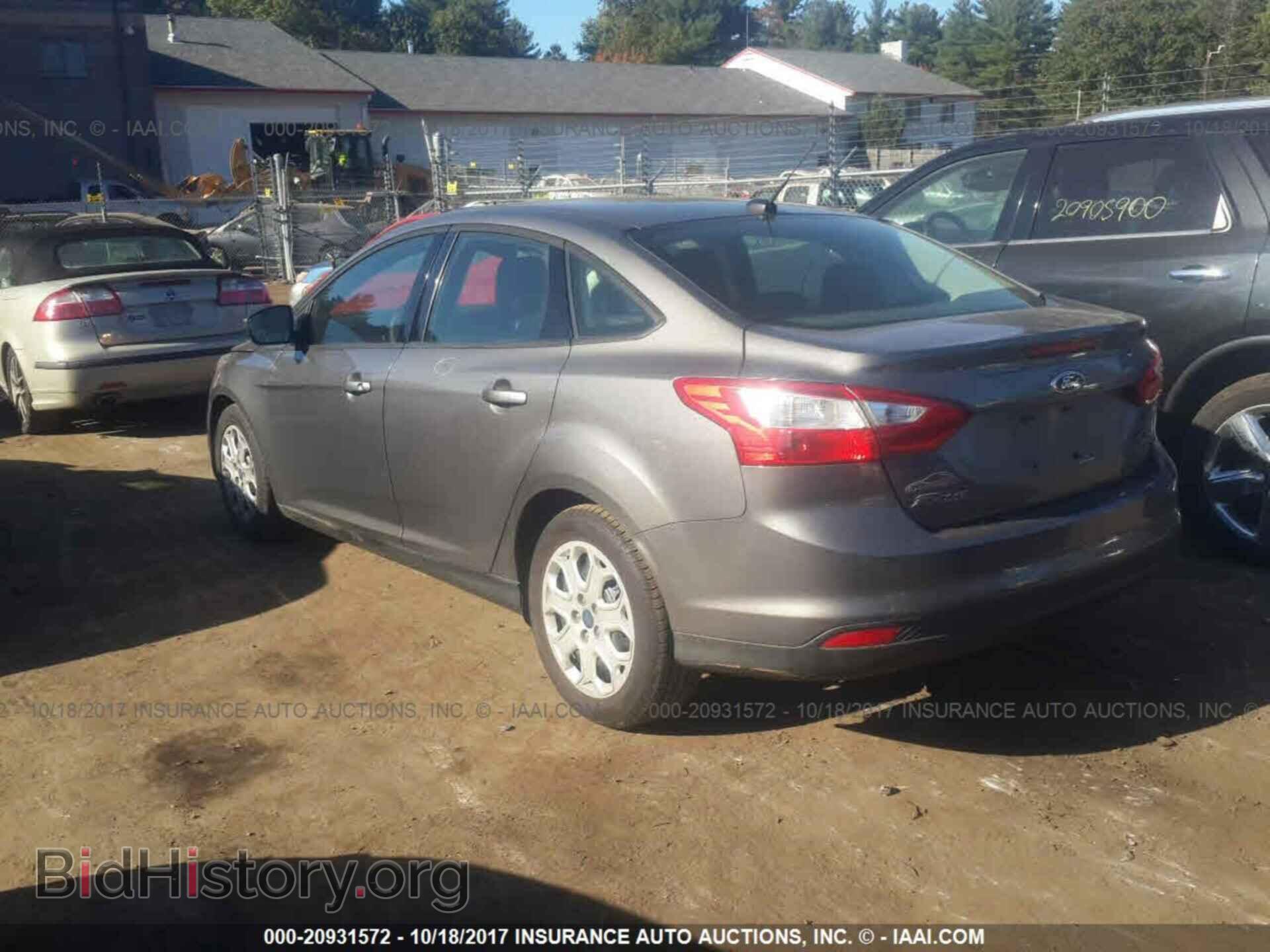 2012 Ford Focus - VIN: 1FAHP3F2XCL372737 - Photo 3