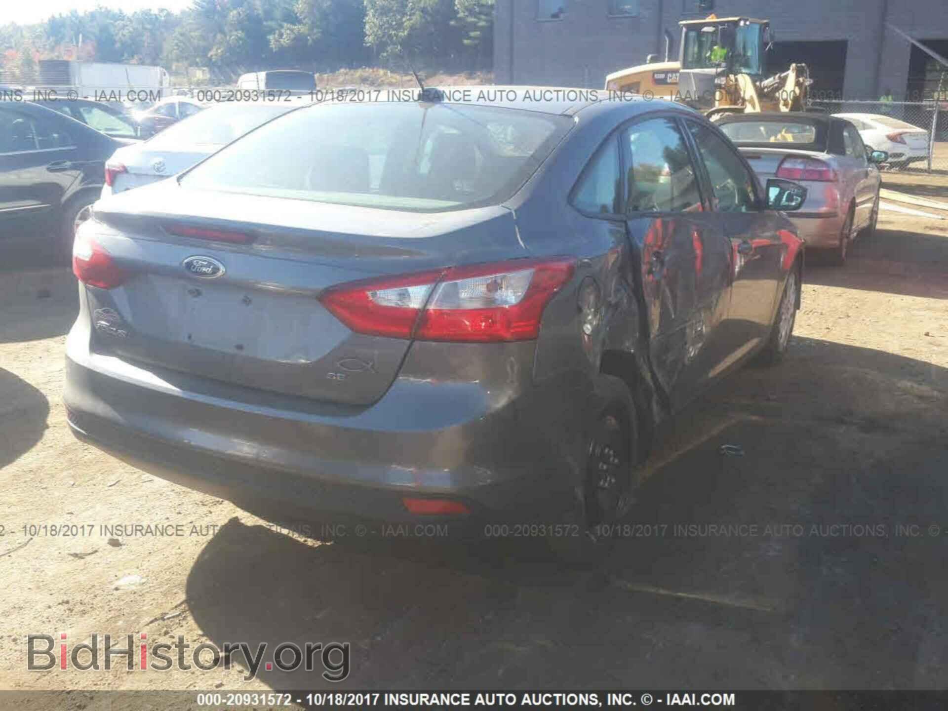 2012 Ford Focus - VIN: 1FAHP3F2XCL372737 - Photo 4