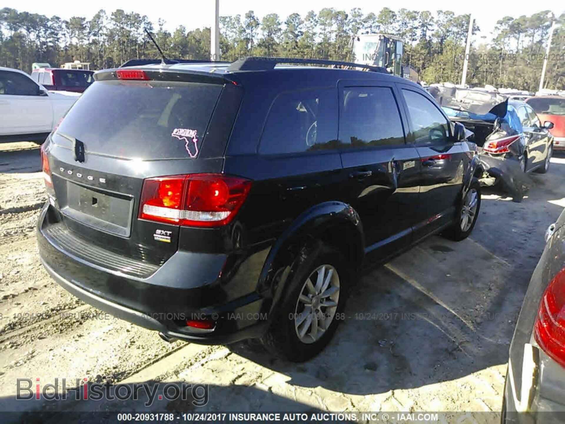 2015 Dodge Journey - VIN: 3C4PDCBG9FT690857 - Photo 4
