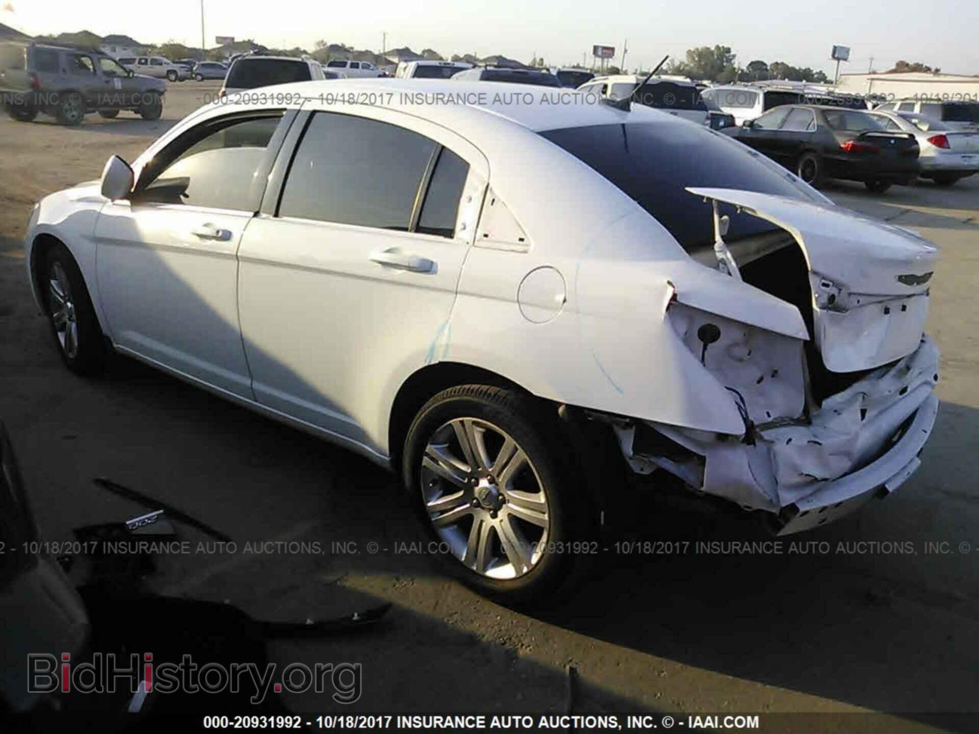 2013 Chrysler 200 - VIN: 1C3CCBAB4DN642122 - Photo 3