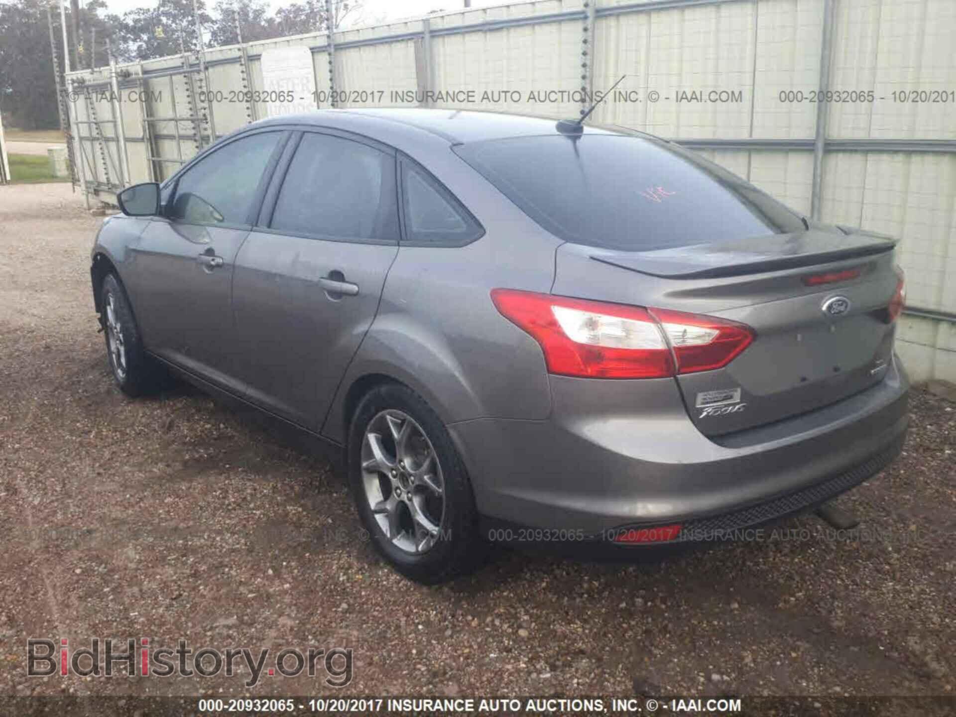 2014 Ford Focus - VIN: 1FADP3F27EL216124 - Photo 3