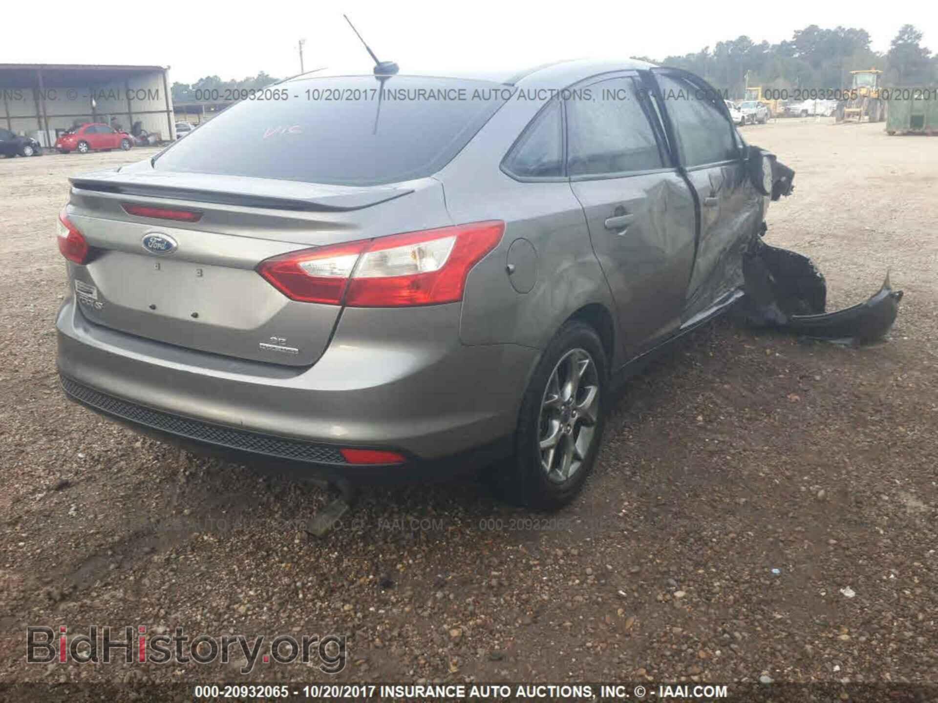 2014 Ford Focus - VIN: 1FADP3F27EL216124 - Photo 4
