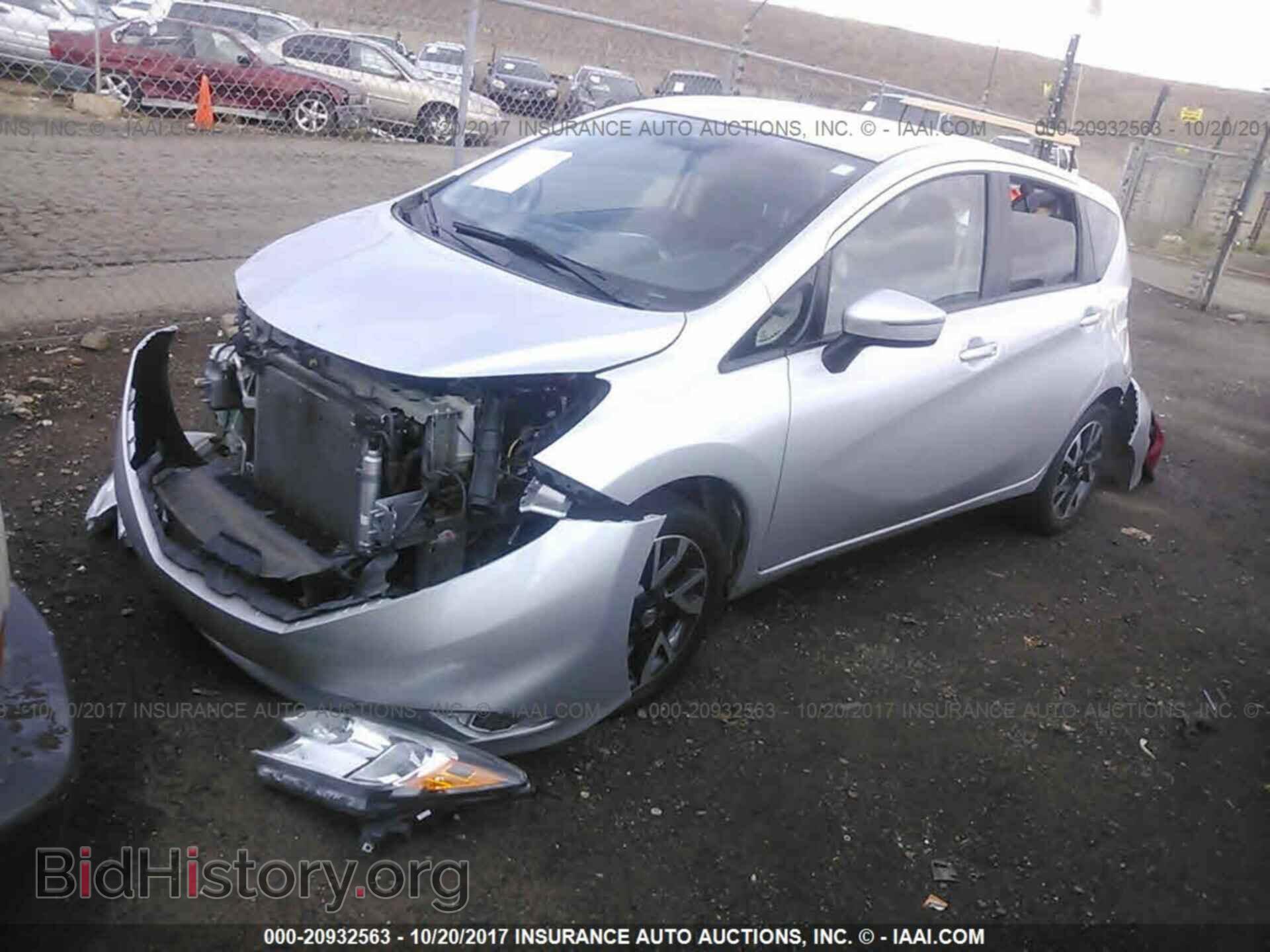 2015 Nissan Versa note - VIN: 3N1CE2CP3FL366133 - Photo 2