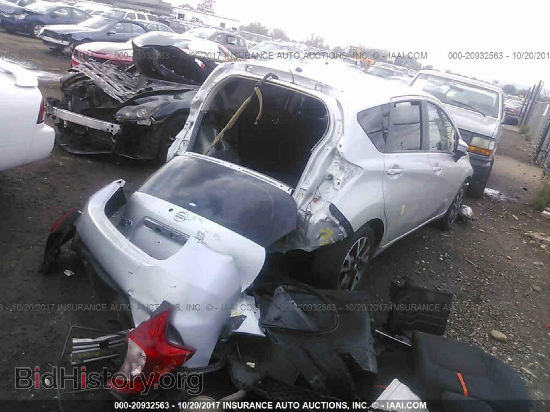 2015 Nissan Versa note - VIN: 3N1CE2CP3FL366133 - Photo 4