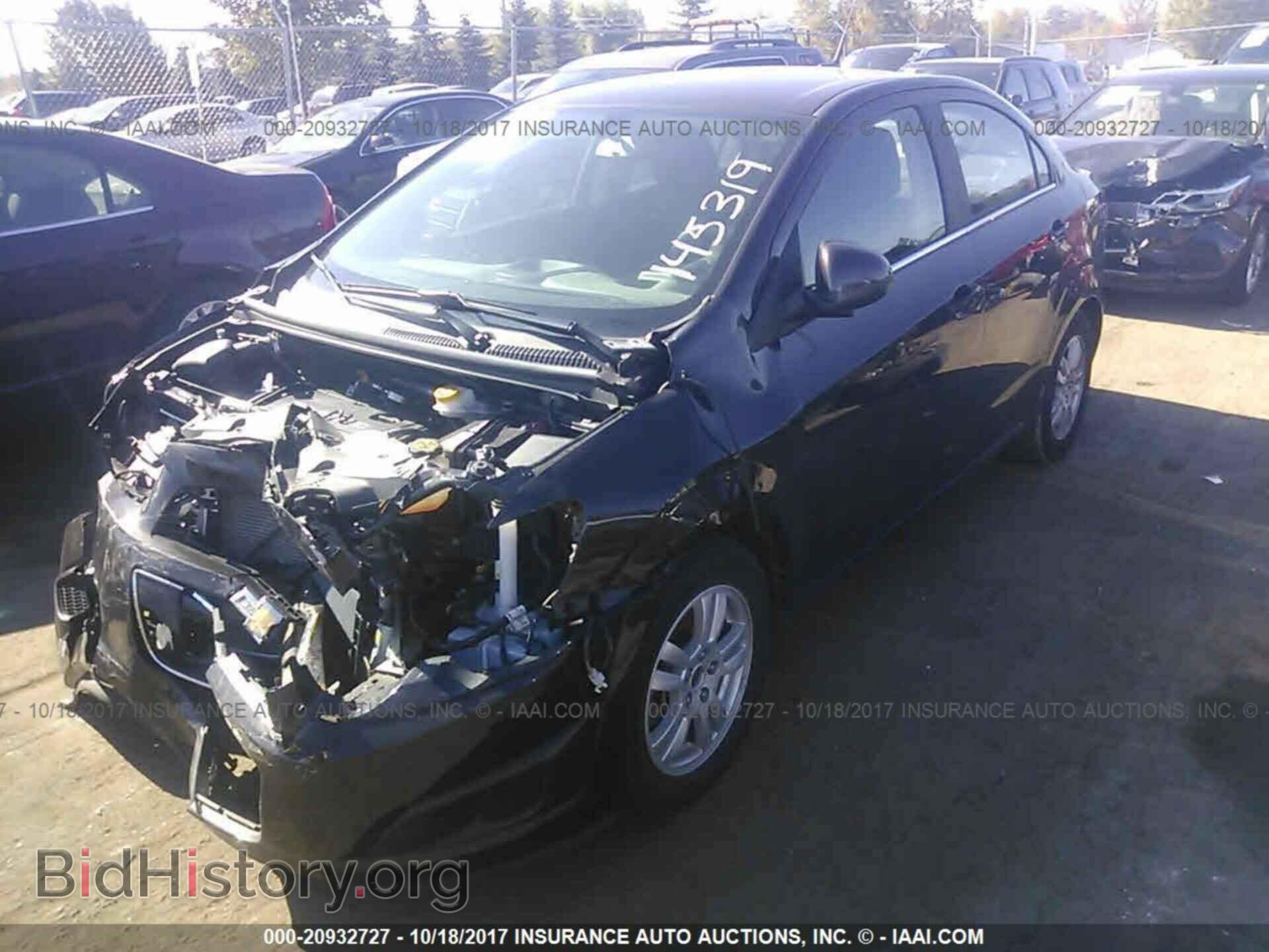 2014 Chevrolet Sonic - VIN: 1G1JC5SH4E4145319 - Фото 2