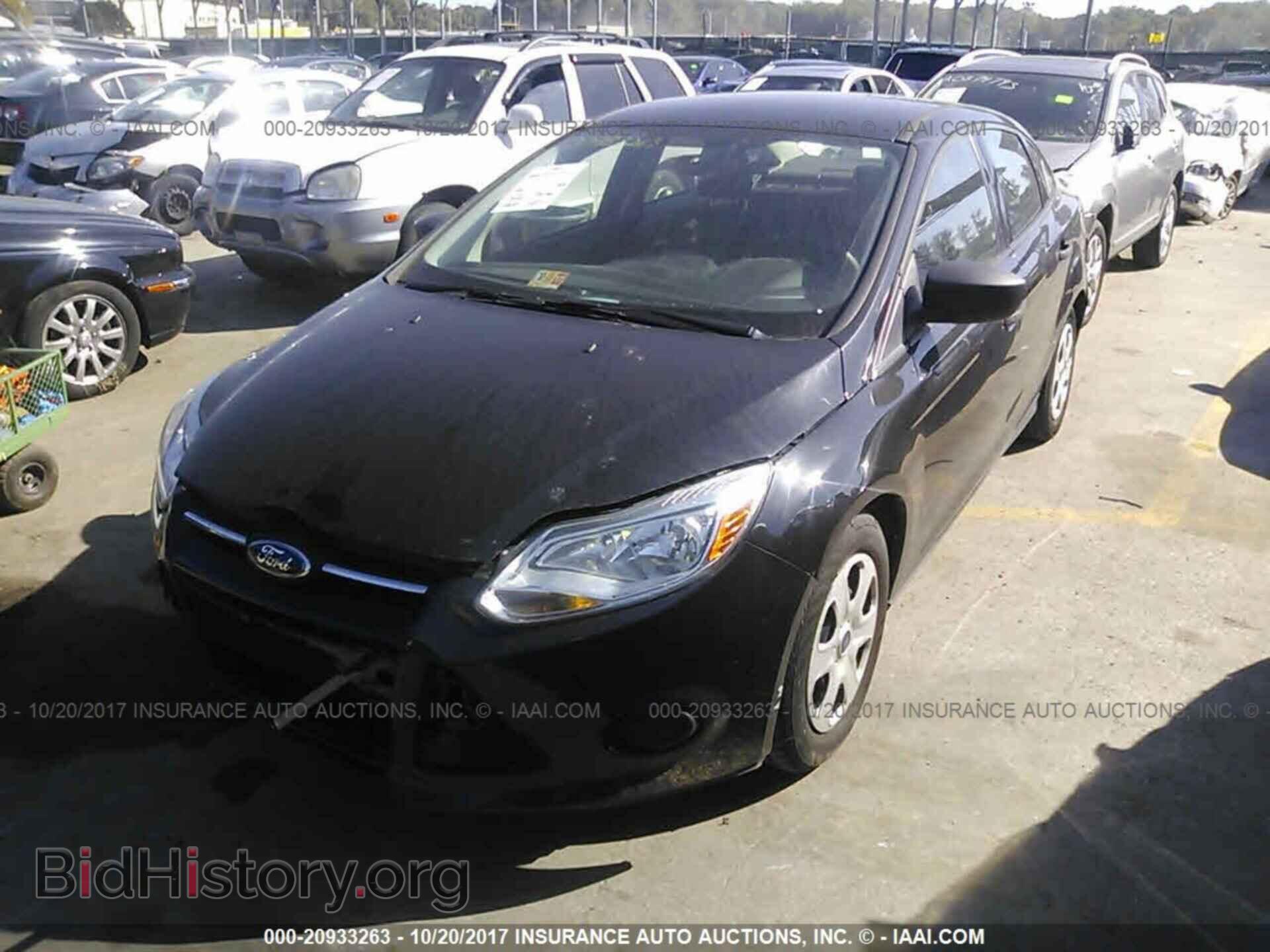 2013 Ford Focus - VIN: 1FADP3E23DL136397 - Photo 2