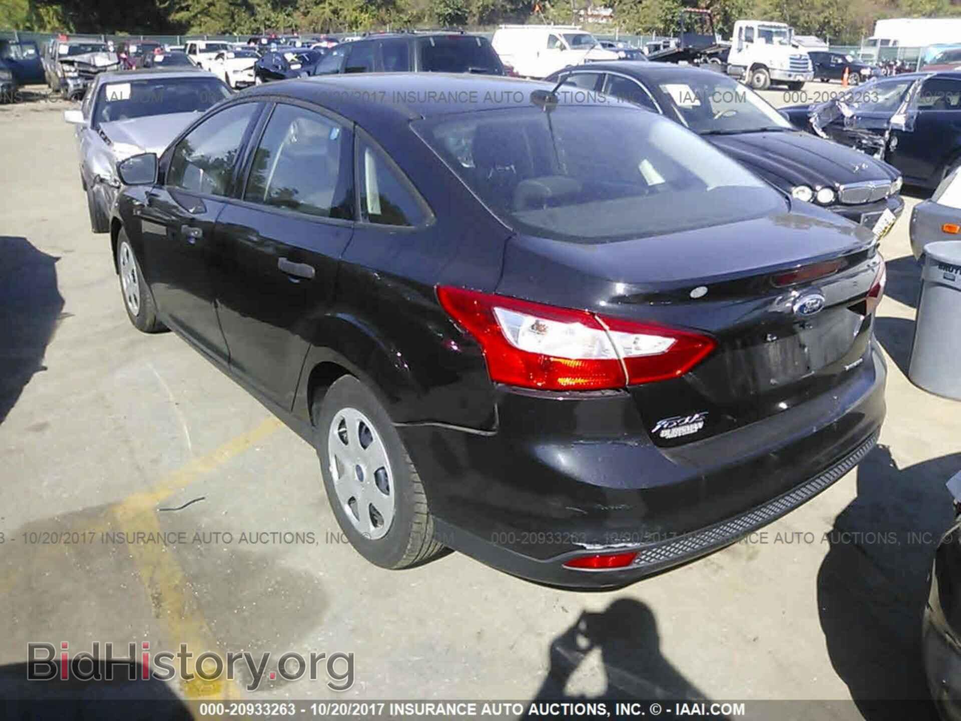2013 Ford Focus - VIN: 1FADP3E23DL136397 - Photo 3